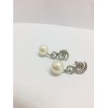 18ct white Goild Pearl and Diamond modern design Drop EArrings