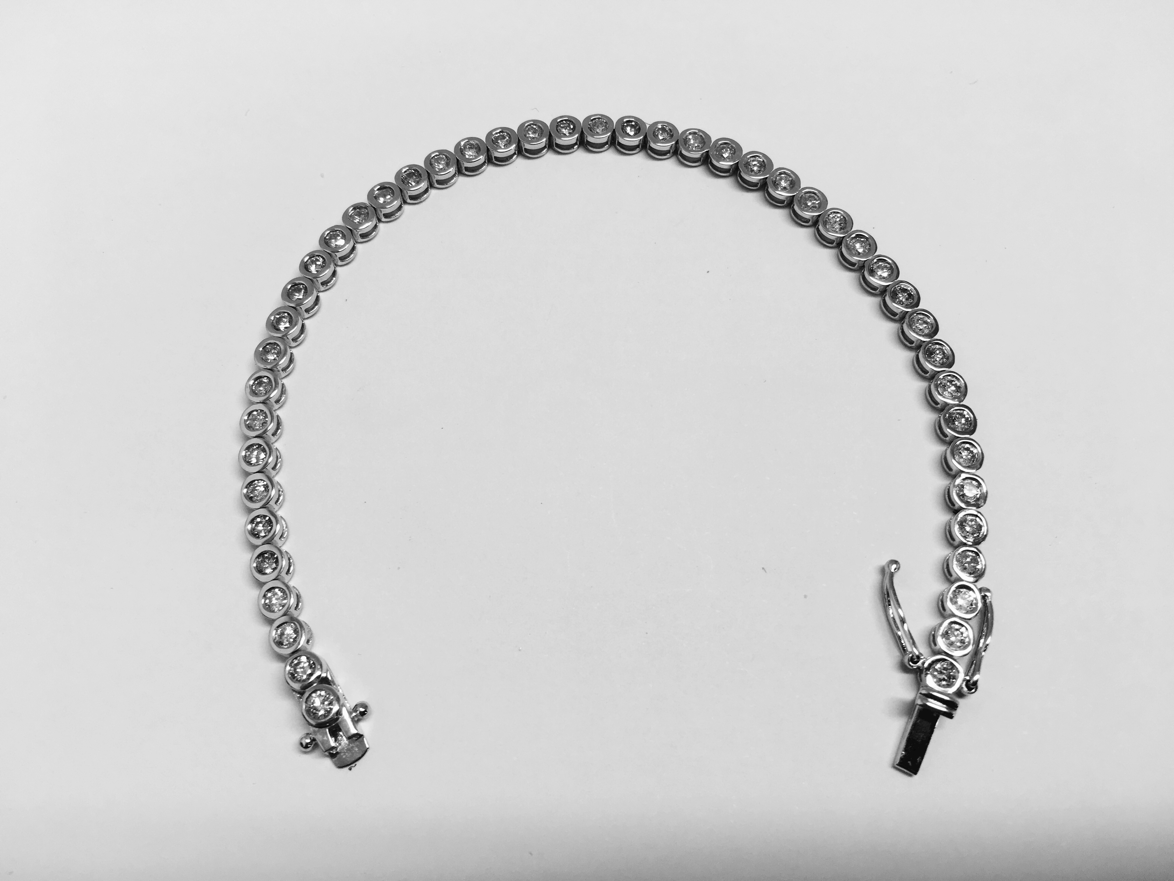 5.60ct diamond tennis style bracelet set with brilliant cut diamonds - Image 35 of 40