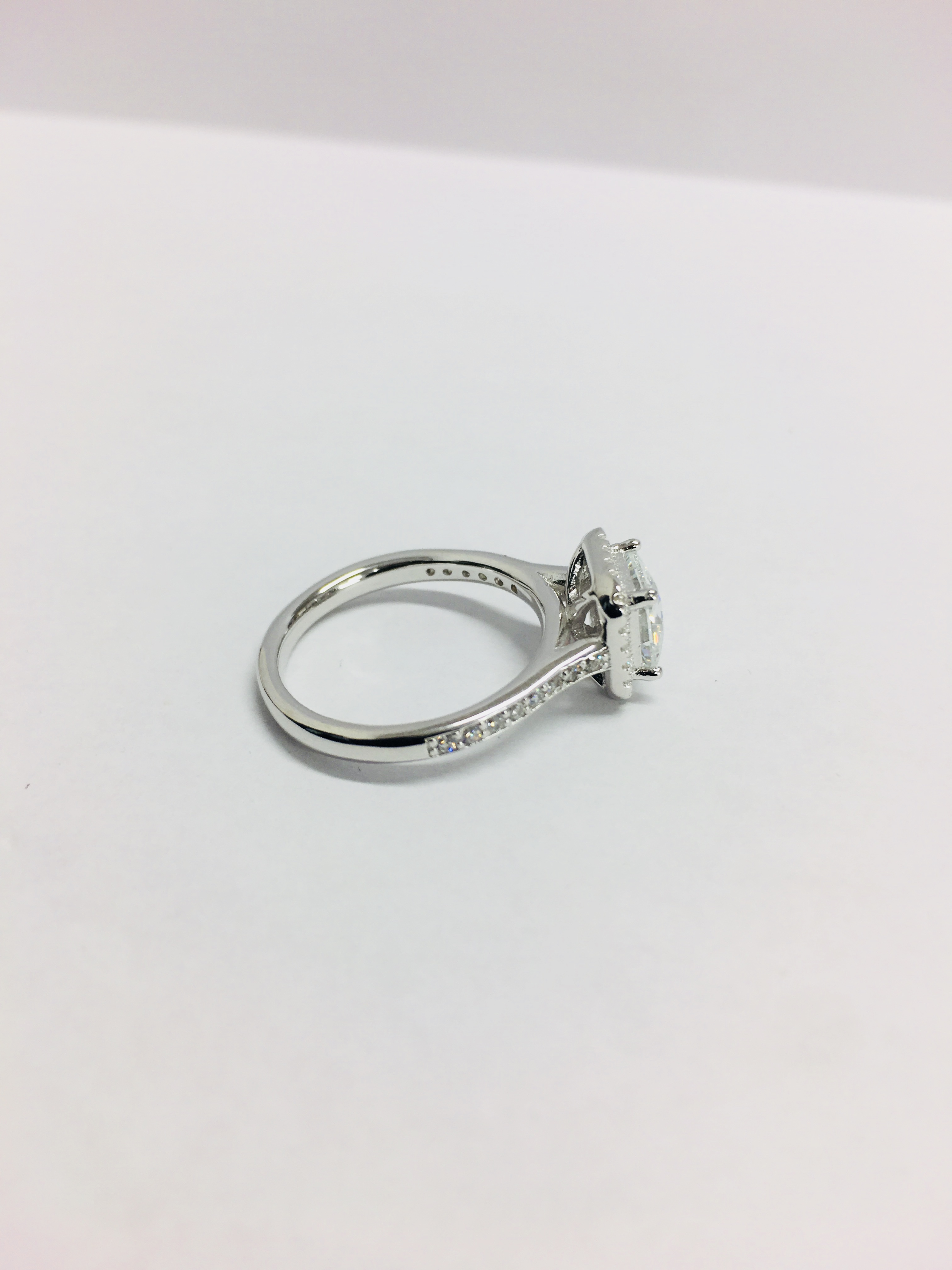 1.00CTct diamond set solitaire ring with a princess cut diamond - Image 3 of 6