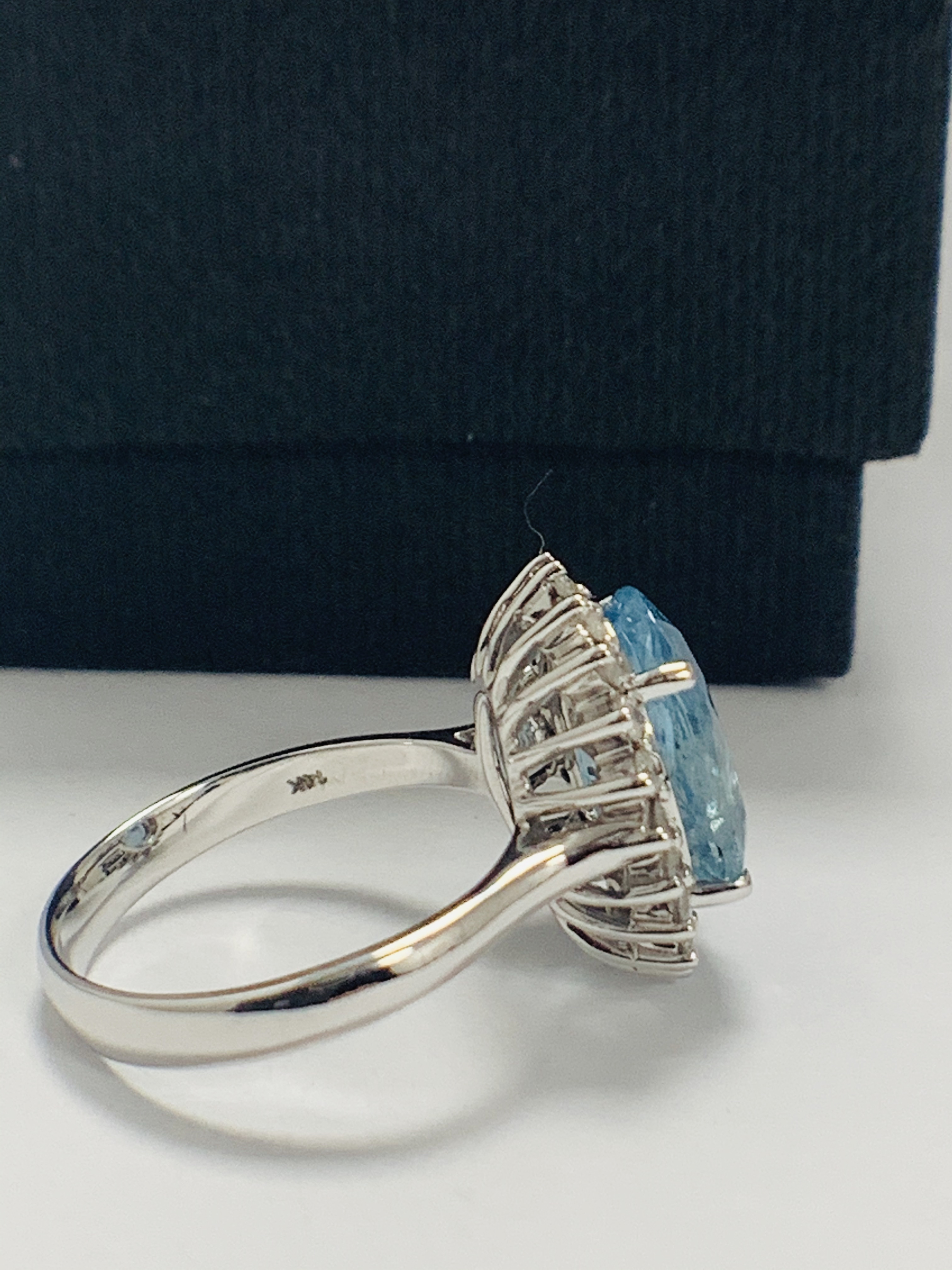 14ct White Gold Aquamarine and Diamond ring featuring centre, oval cut Aquamarine (3.16c), claw set, - Image 6 of 11