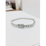 10.50ct Diamond tennis bracelet set with brilliant cut diamonds of H colour