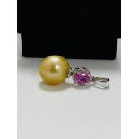 14ct White Gold Pearl and Sapphire pendant featuring, Cultured Tahitian Pearl, with oval cut, pink N