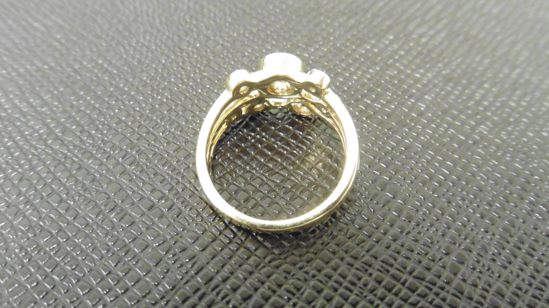 1.00ct 9ct yellow gold diamond dress ring - Image 3 of 4