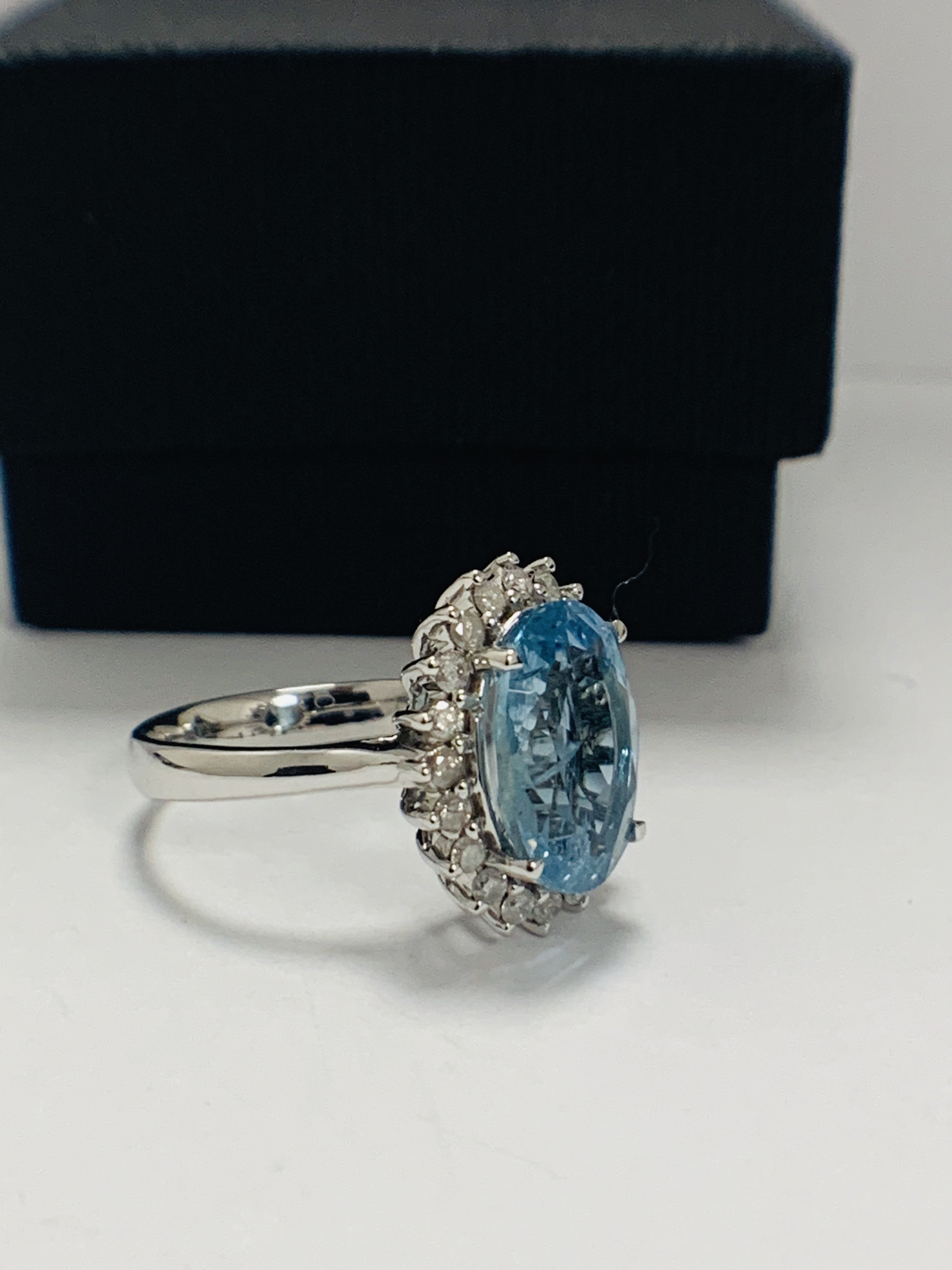 14ct White Gold Aquamarine and Diamond ring featuring centre, oval cut Aquamarine (3.16c), claw set, - Image 7 of 11