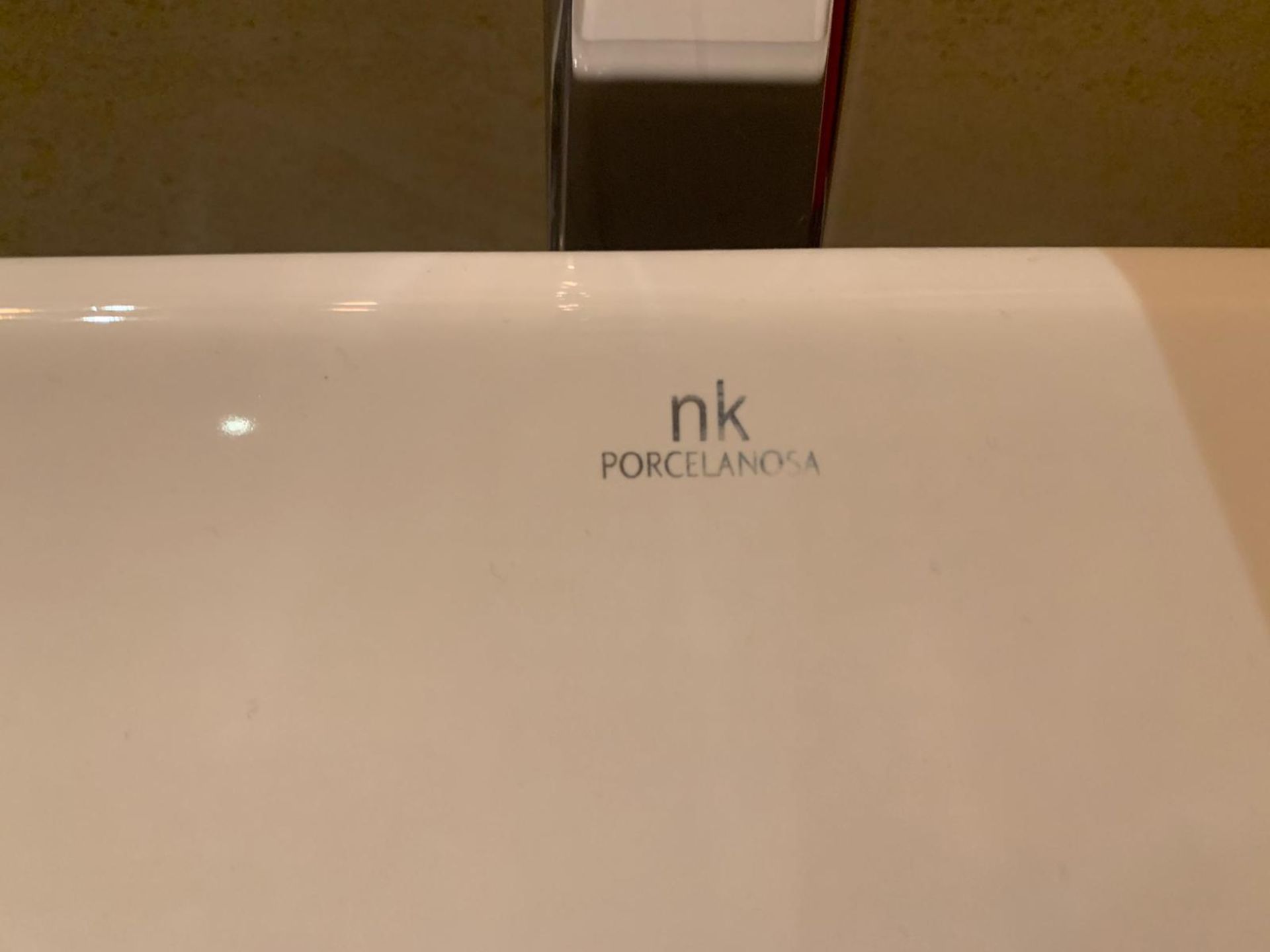 Entire Contents of Luxury Female Toilets - Image 7 of 16