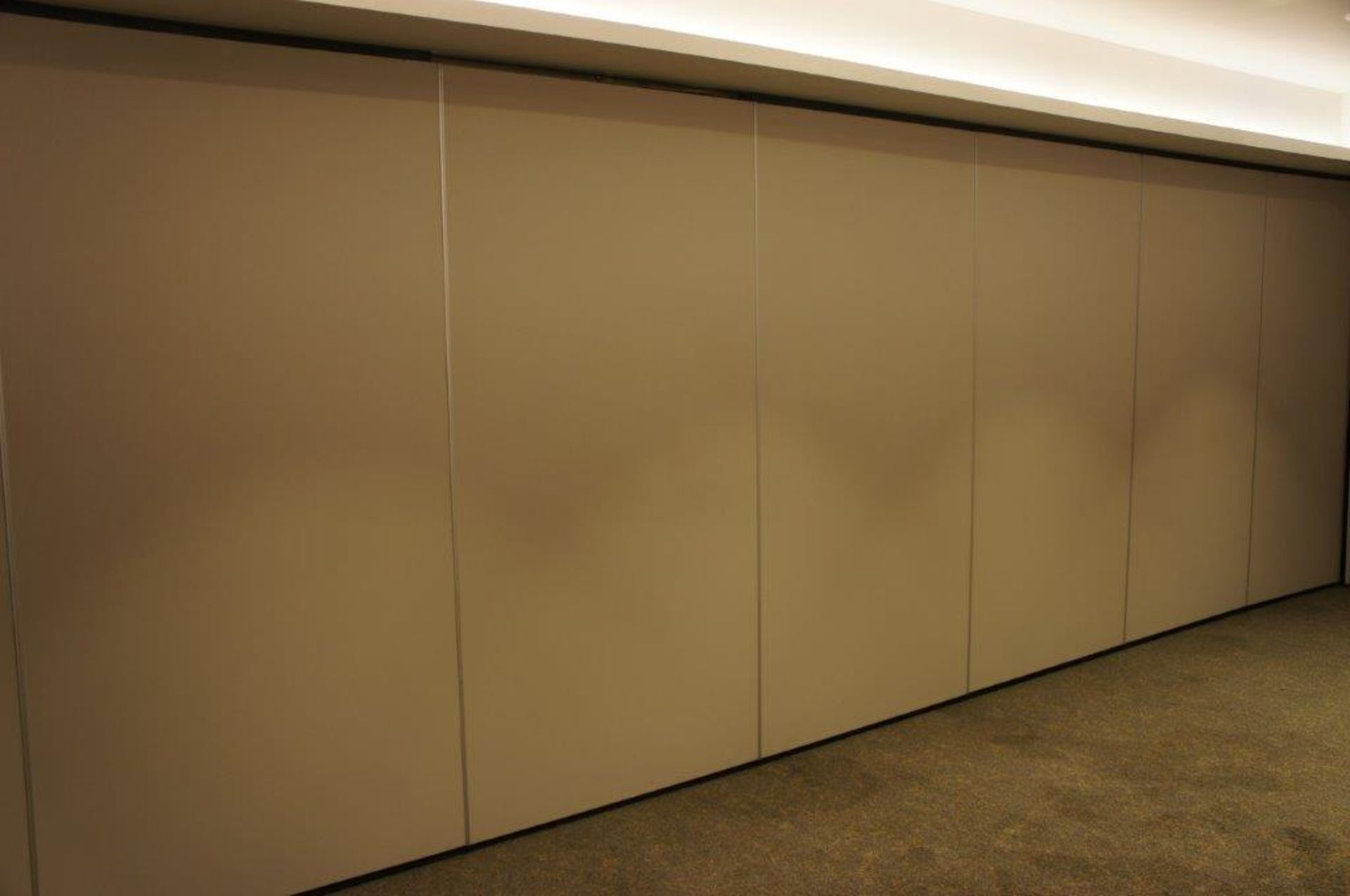 Retracting Partition Wall - Image 2 of 2