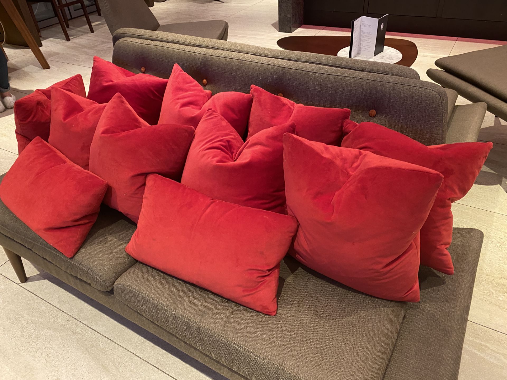 Job lot of red velvet cushions - Image 2 of 2