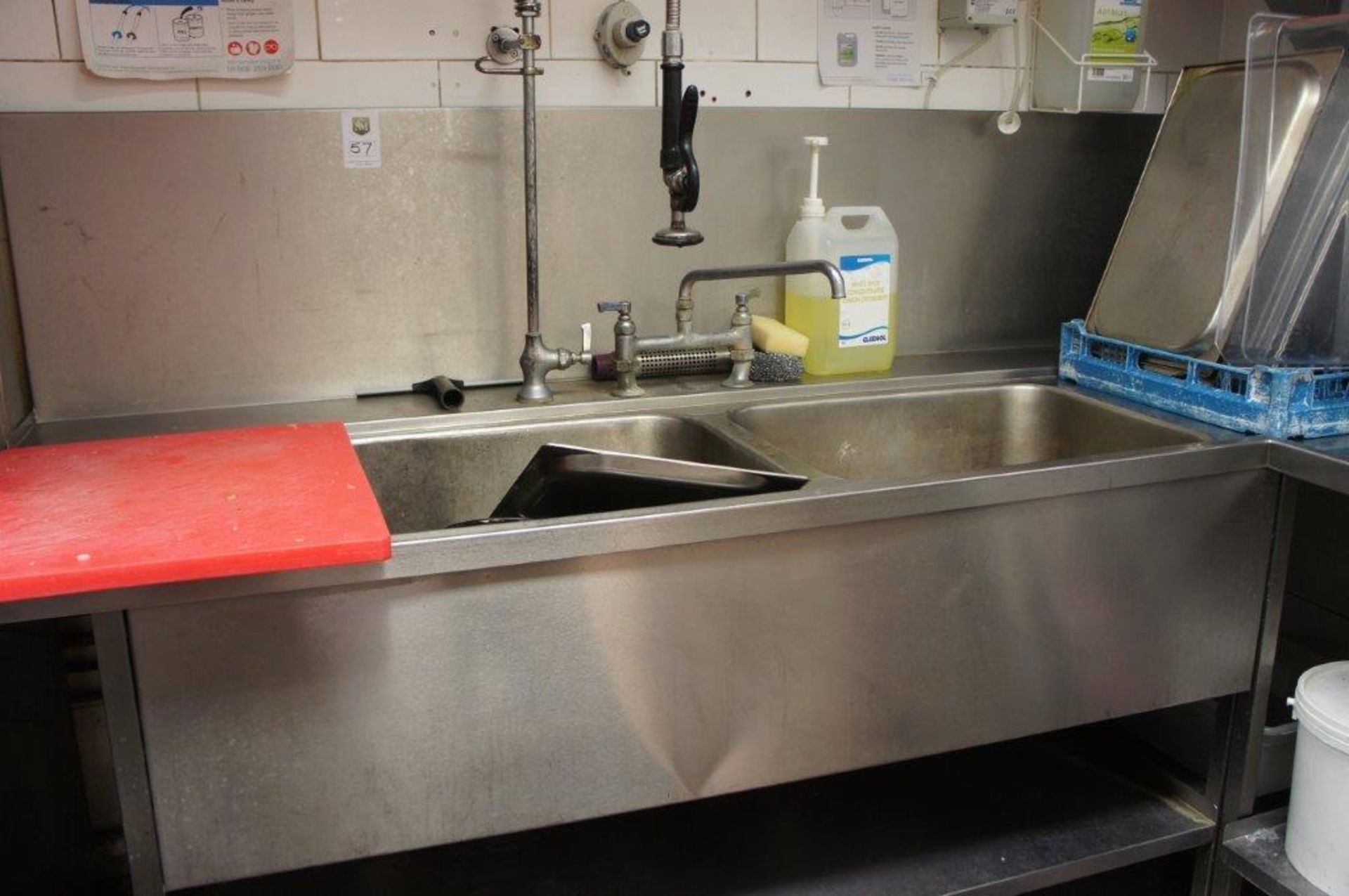 Bespoke wash up station with twin sinks and jet nozzle wash - Image 4 of 5