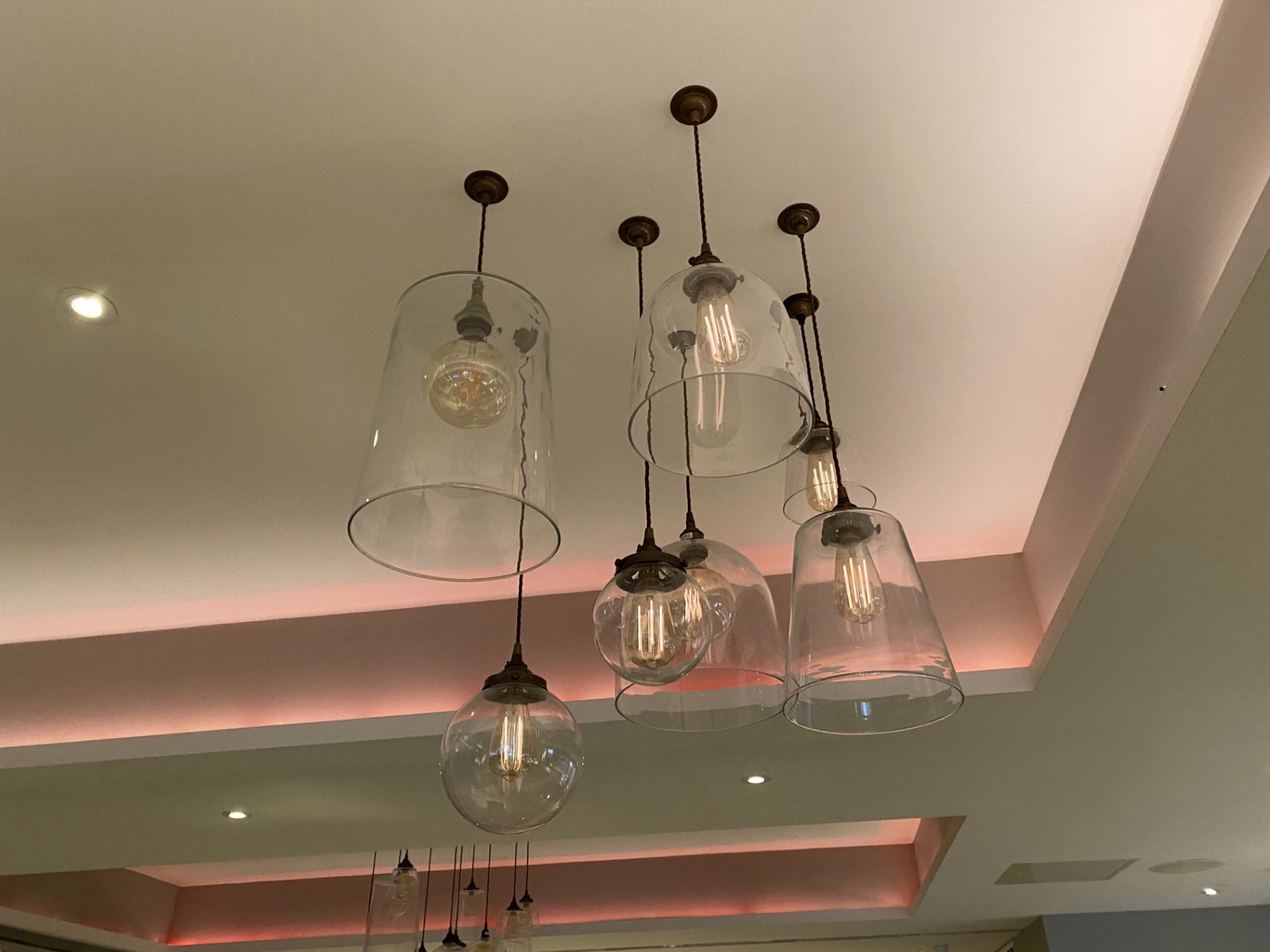 7x designer glass pendant lights - Image 2 of 3