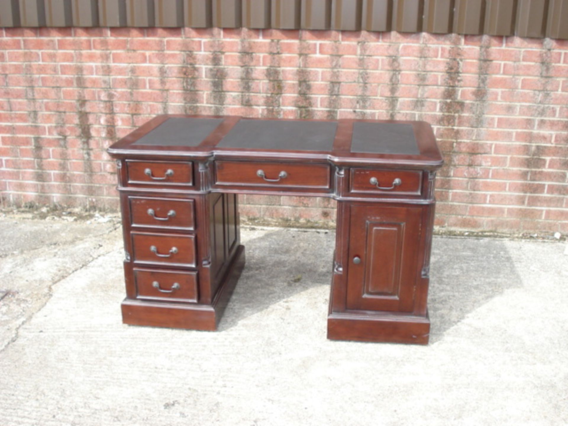 NEW PACKAGED SOLID MAHOGANY 160CM PEDESTAL DESK