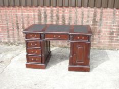 NEW PACKAGED SOLID MAHOGANY 160CM PEDESTAL DESK