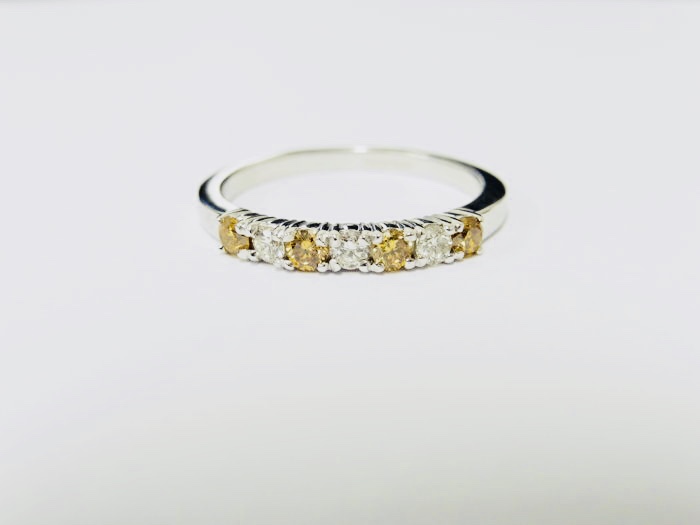 18Ct White Gold Yellow Diamond And White Diamond Eternity Ring Low Reserve.