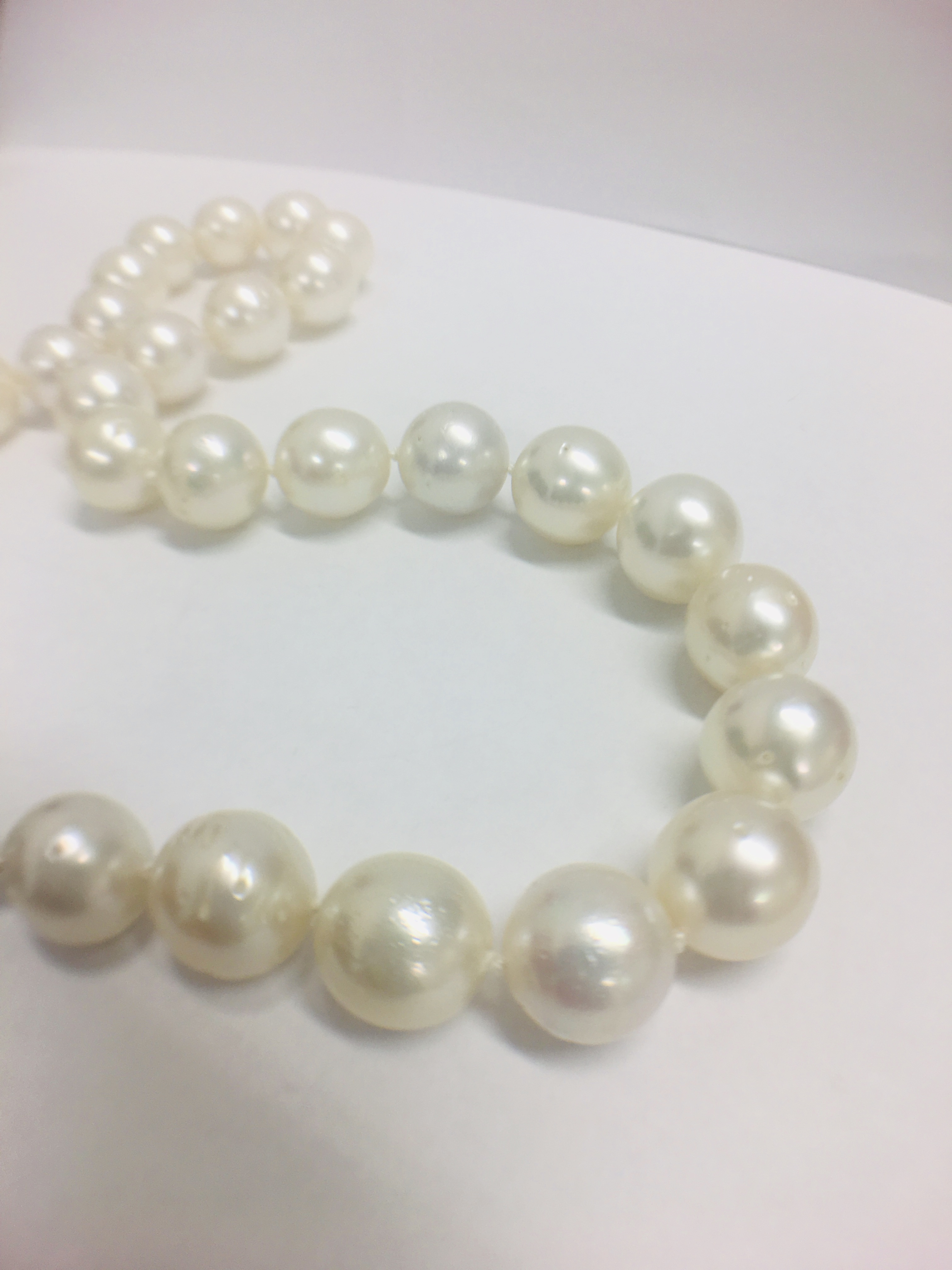 Strand 35 South Sea Pearls With 14Ct White Gold Filagree Style Ball Clasp. - Image 5 of 10