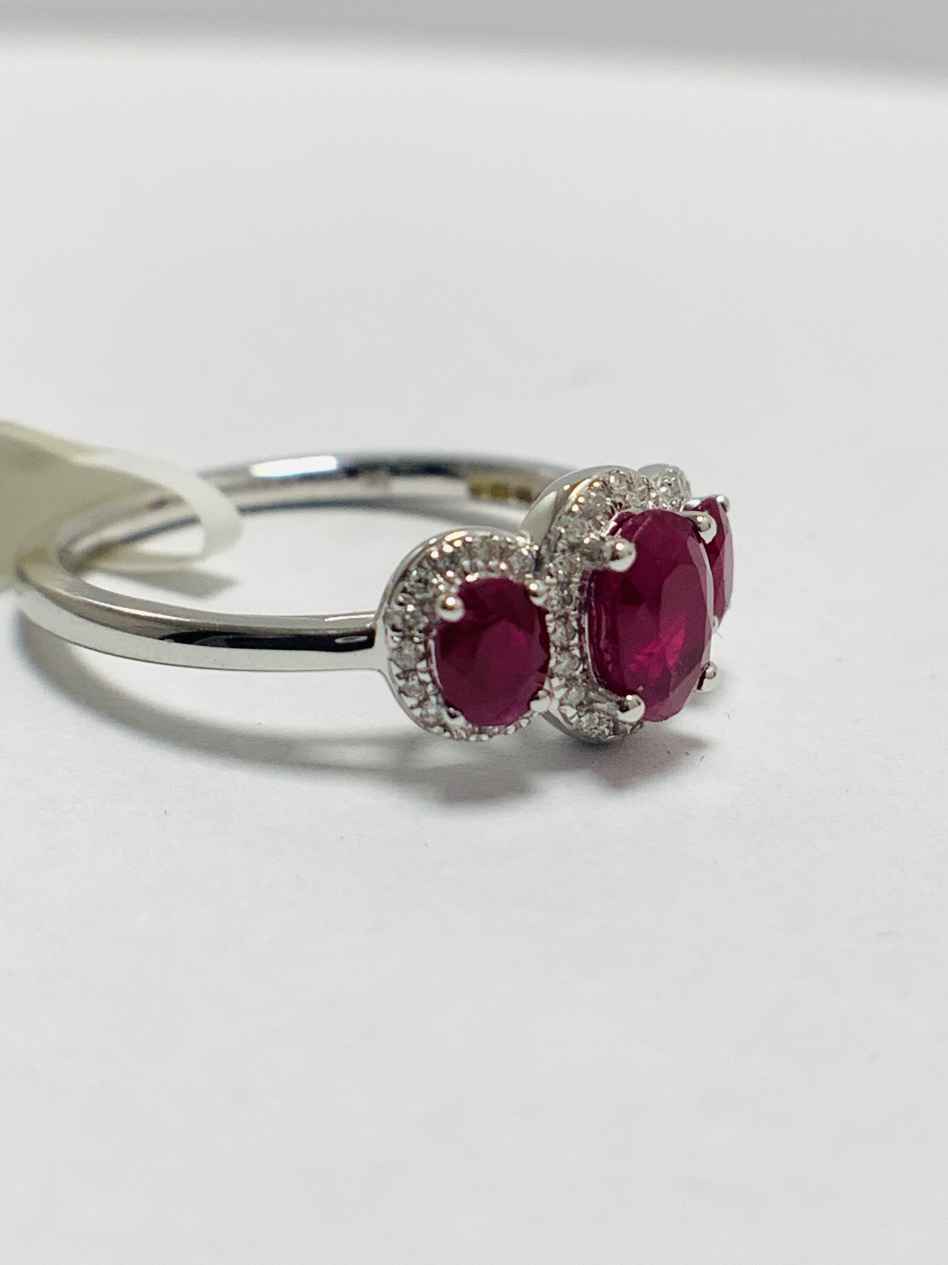 9ct white Gold Ruby trilogy style ring - Image 7 of 8