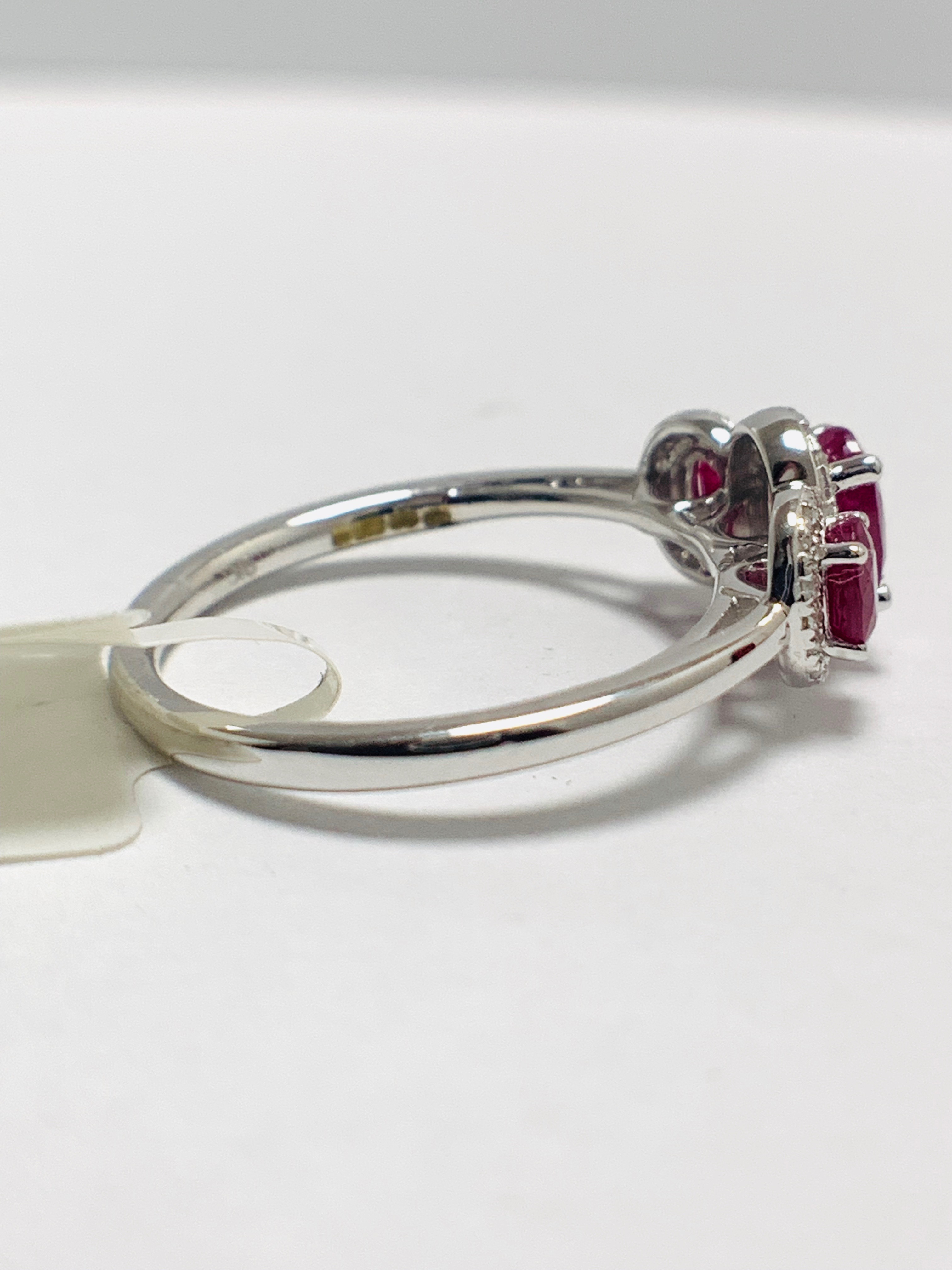9ct white Gold Ruby trilogy style ring - Image 5 of 8