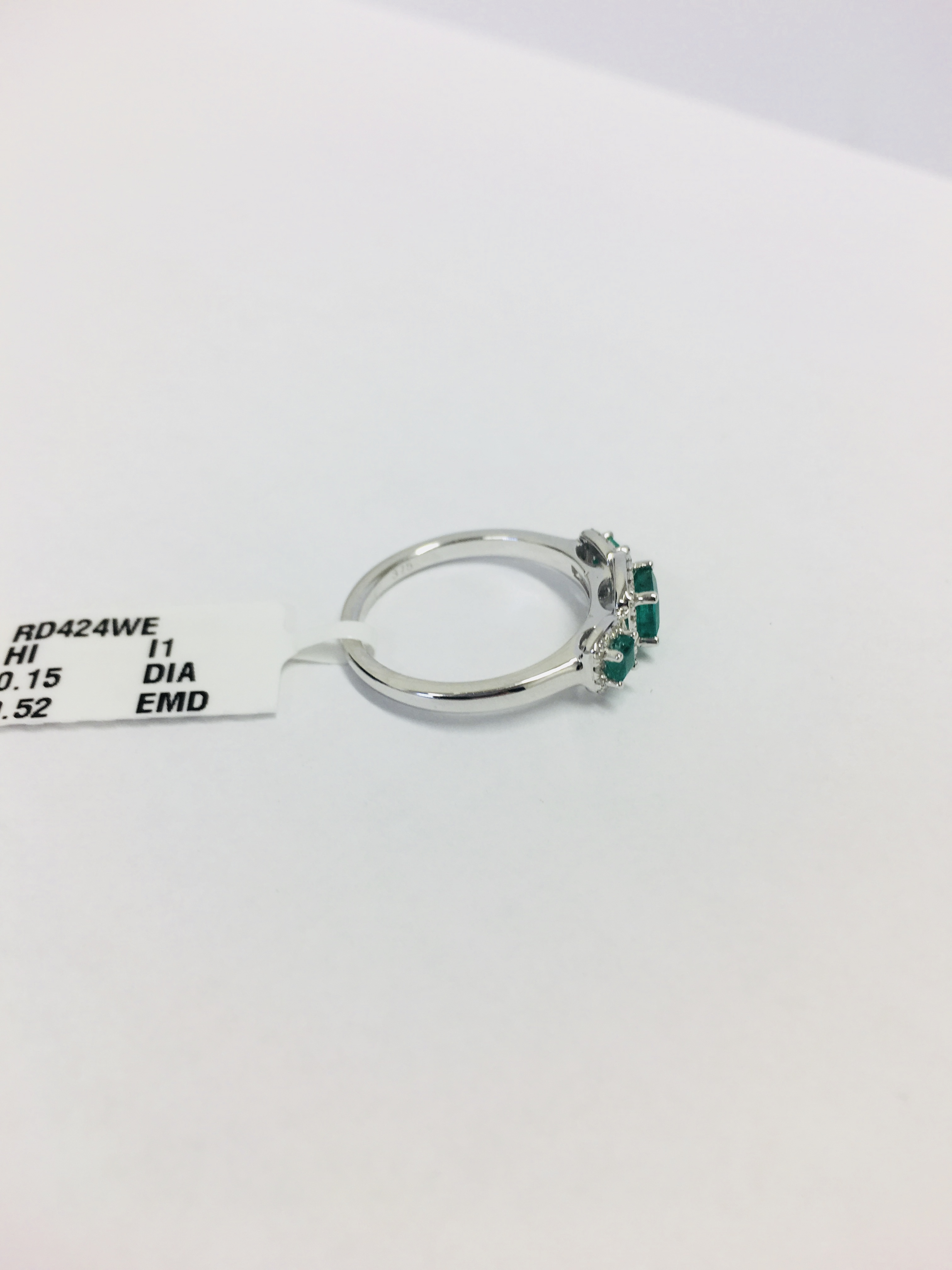 9Ct White Gold Diamond Emerald Cluster Ring, - Image 5 of 6