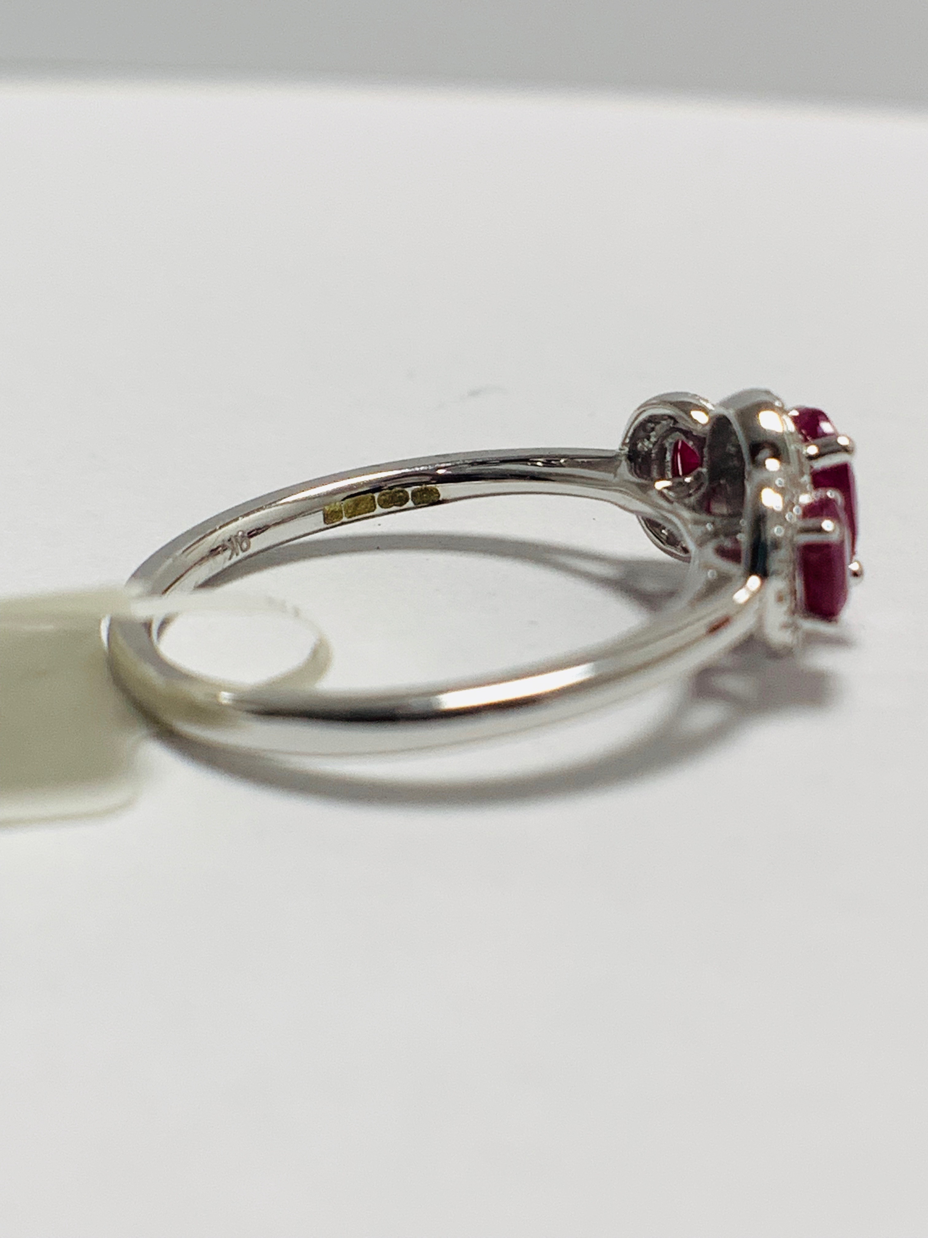 9ct white Gold Ruby trilogy style ring - Image 6 of 8