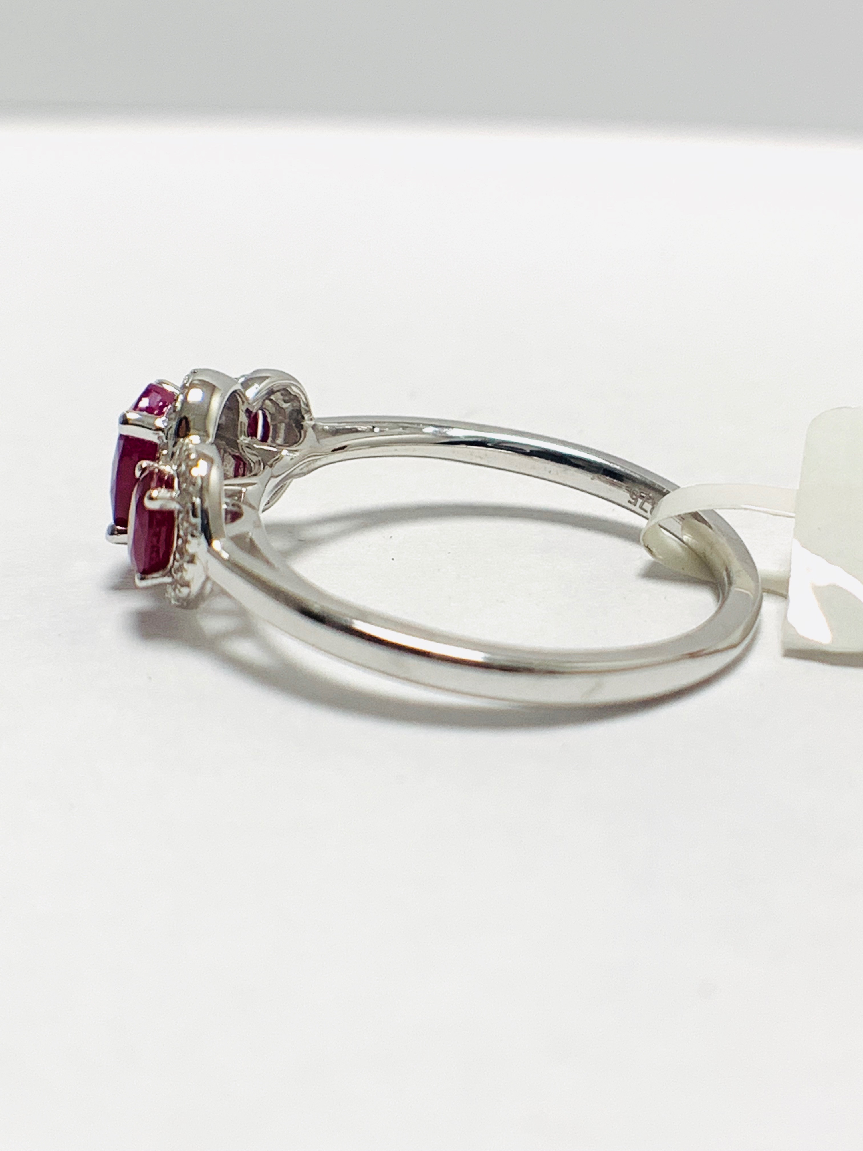 9ct white Gold Ruby trilogy style ring - Image 3 of 8