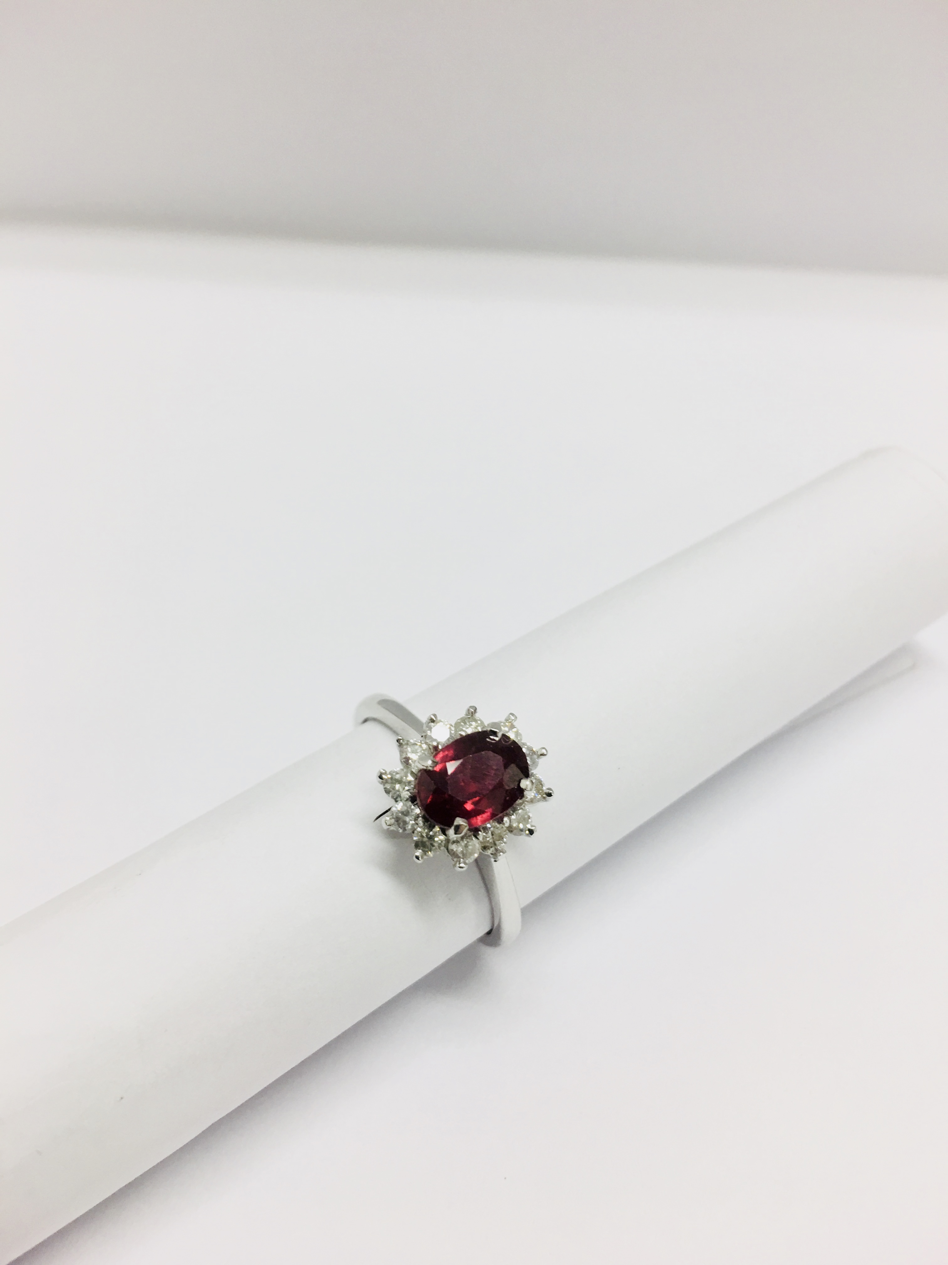 0.80Ct Ruby And Diamond Cluster Ring Set With A Oval Cut(Glass Filled) Ruby - Image 5 of 9