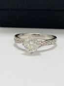 1ct Diamond Solitaire ring,PLatinum setting,diamonds in setting