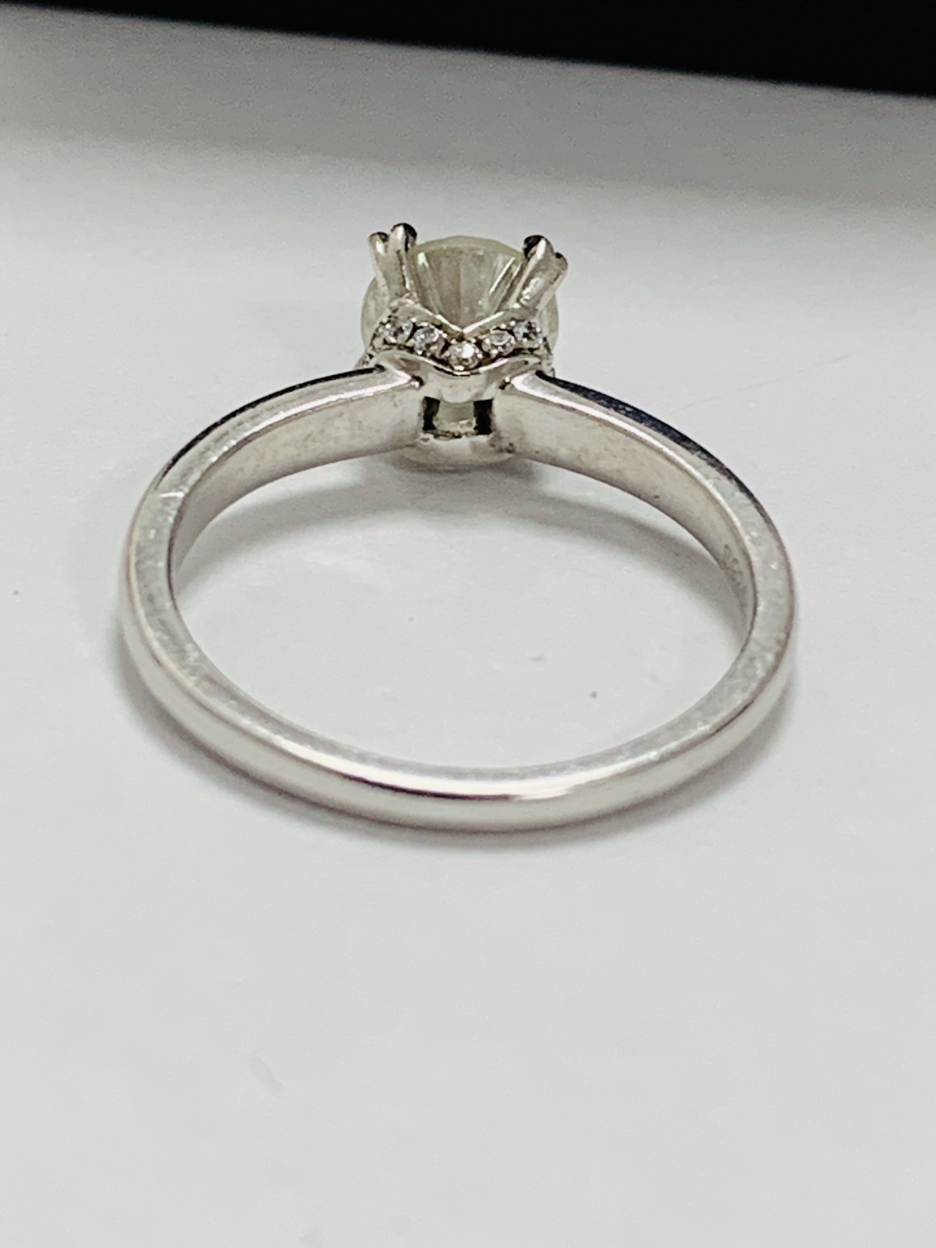 1ct Diamond Solitaire ring,PLatinum setting,diamonds in setting - Image 4 of 12