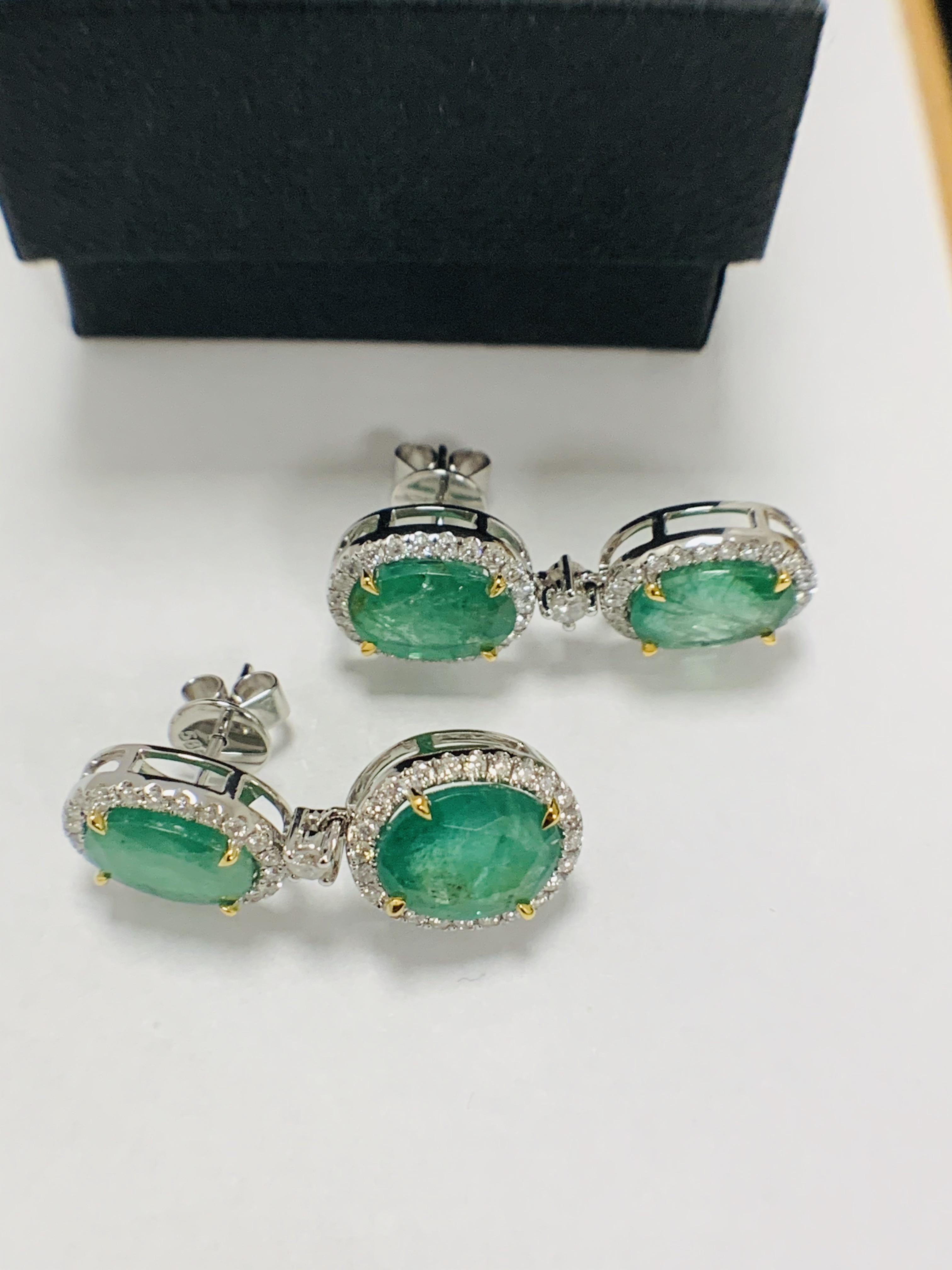 14ct White and Yellow Gold Emerald and Diamond drop earrings featuring, 4 oval cut, medium green Eme - Image 4 of 17