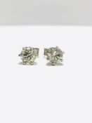I.20ct claw diamond earrings,k colour,si1 clarity
