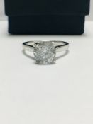 2.01ct brilliant cut diamond Ring set in Platinum