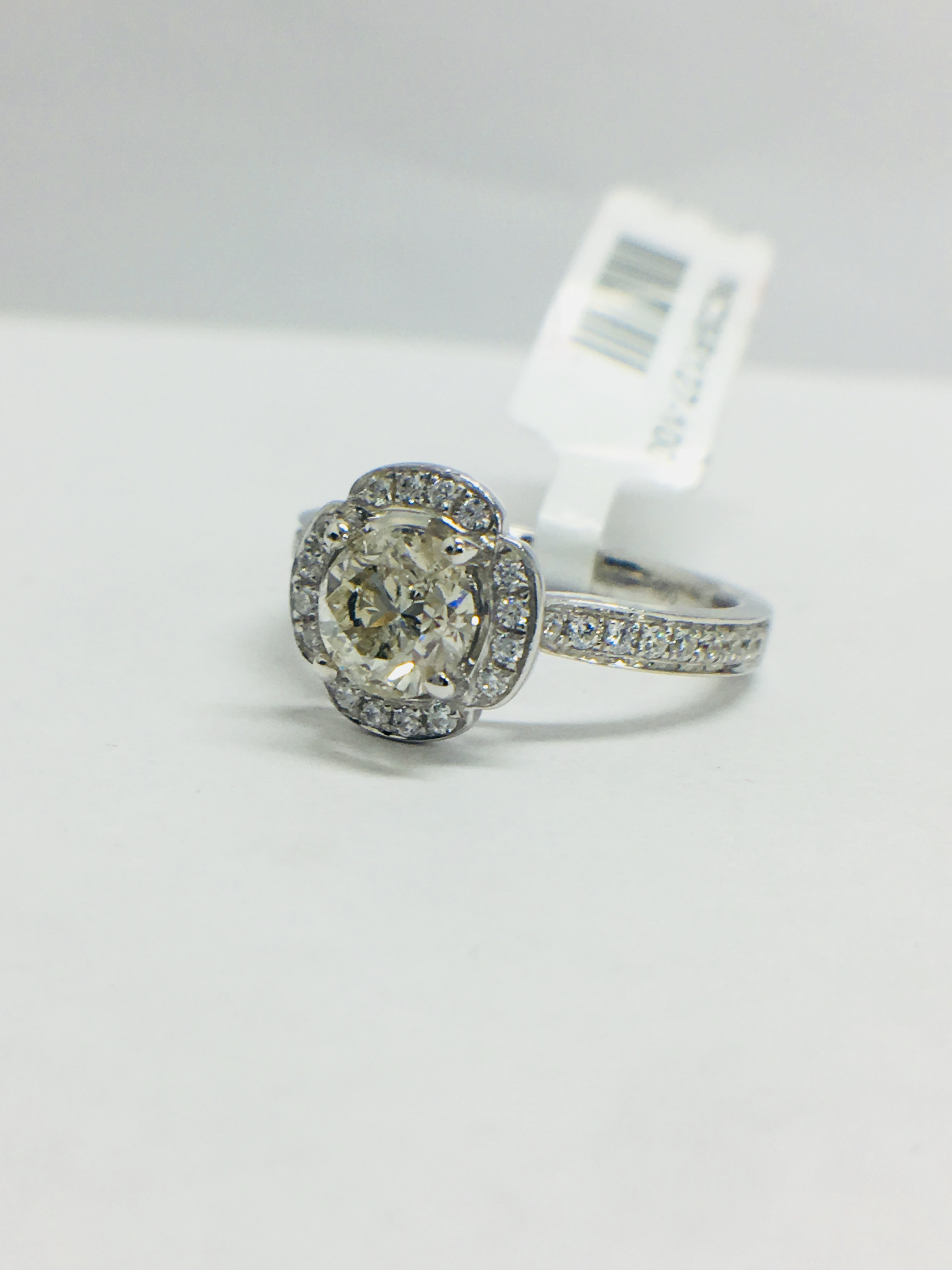 Platinum Art Deco style Ring, - Image 2 of 10
