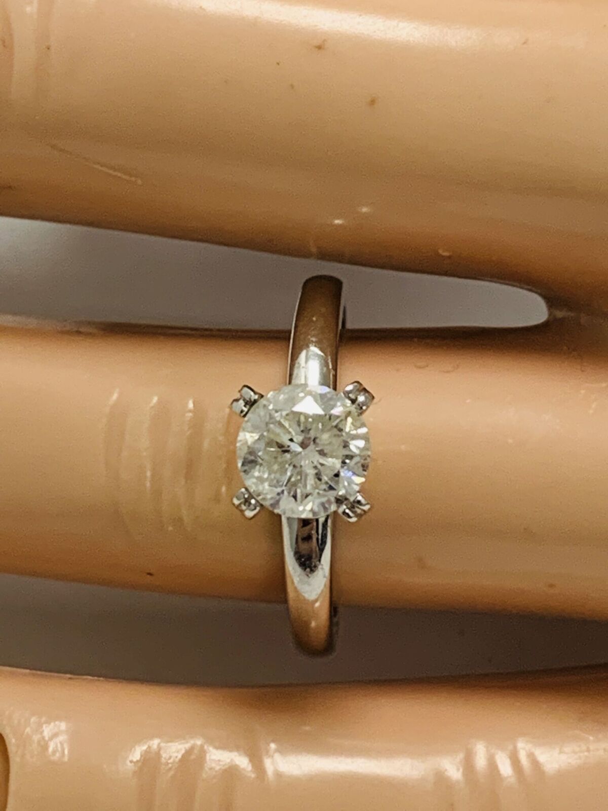 1ct Diamond Solitaire ring,PLatinum setting,diamonds in setting - Image 11 of 12