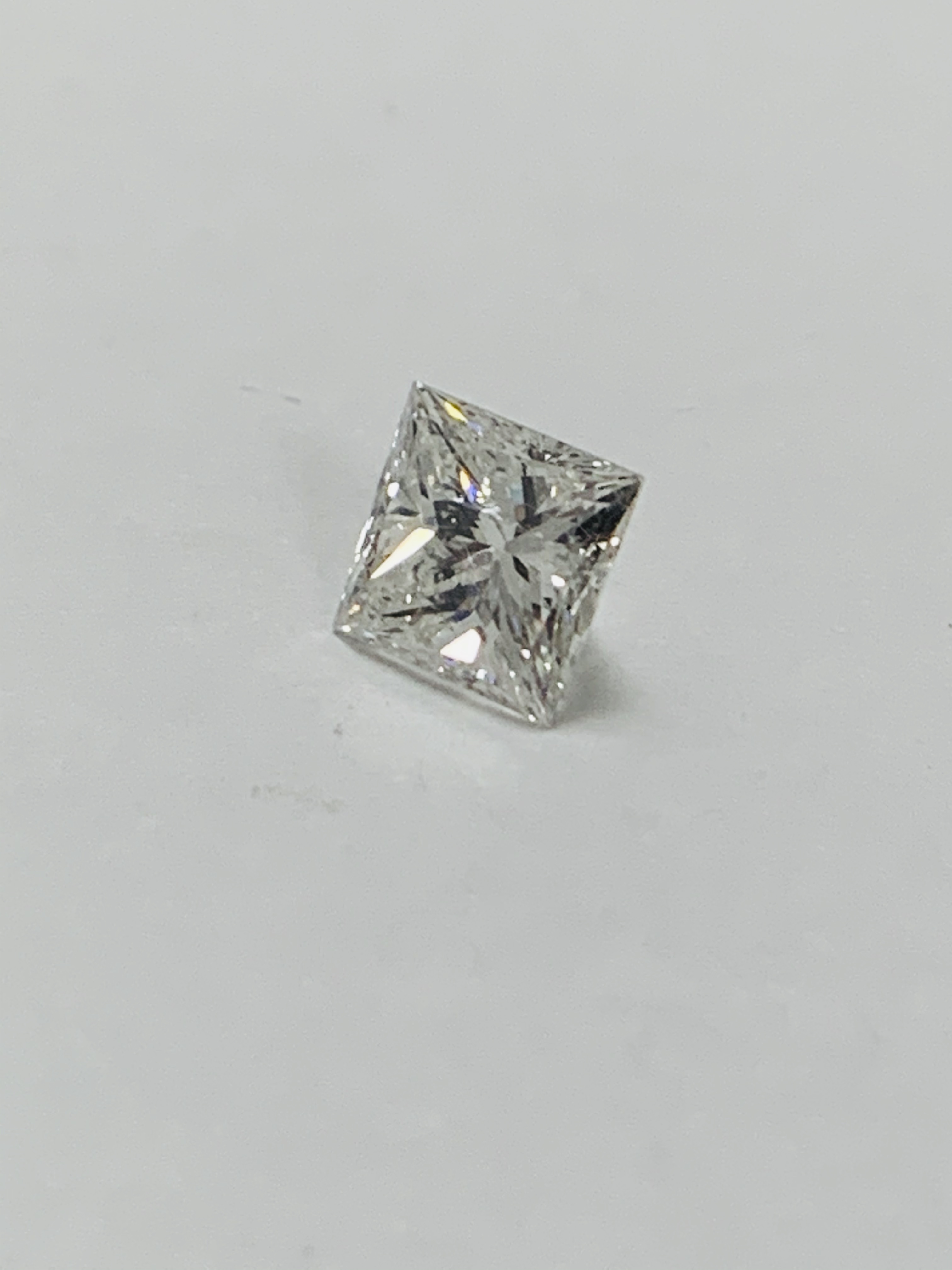 2.09ct princess cut diamind - Image 2 of 9