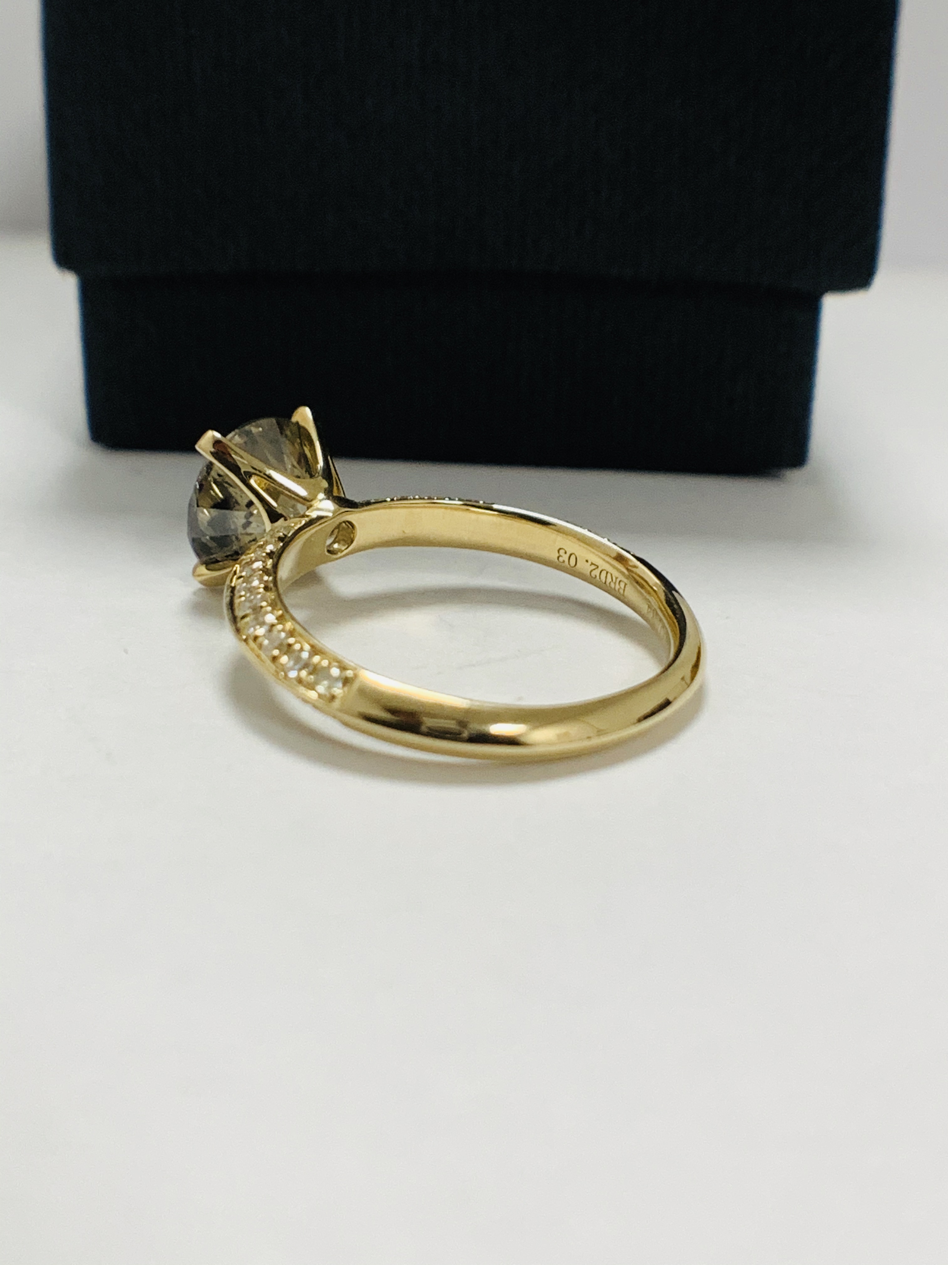 14ct Yellow Gold Diamond ring featuring centre, round brilliant cut, cognac Diamond (2.03ct), claw s - Image 6 of 13