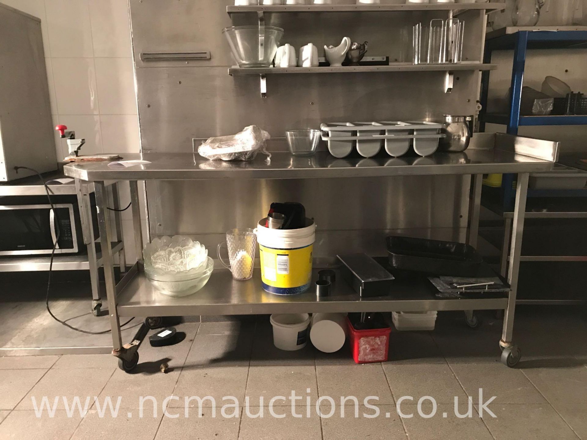 Stainless steel counter on castor wheels and 2x shelves - Image 3 of 3