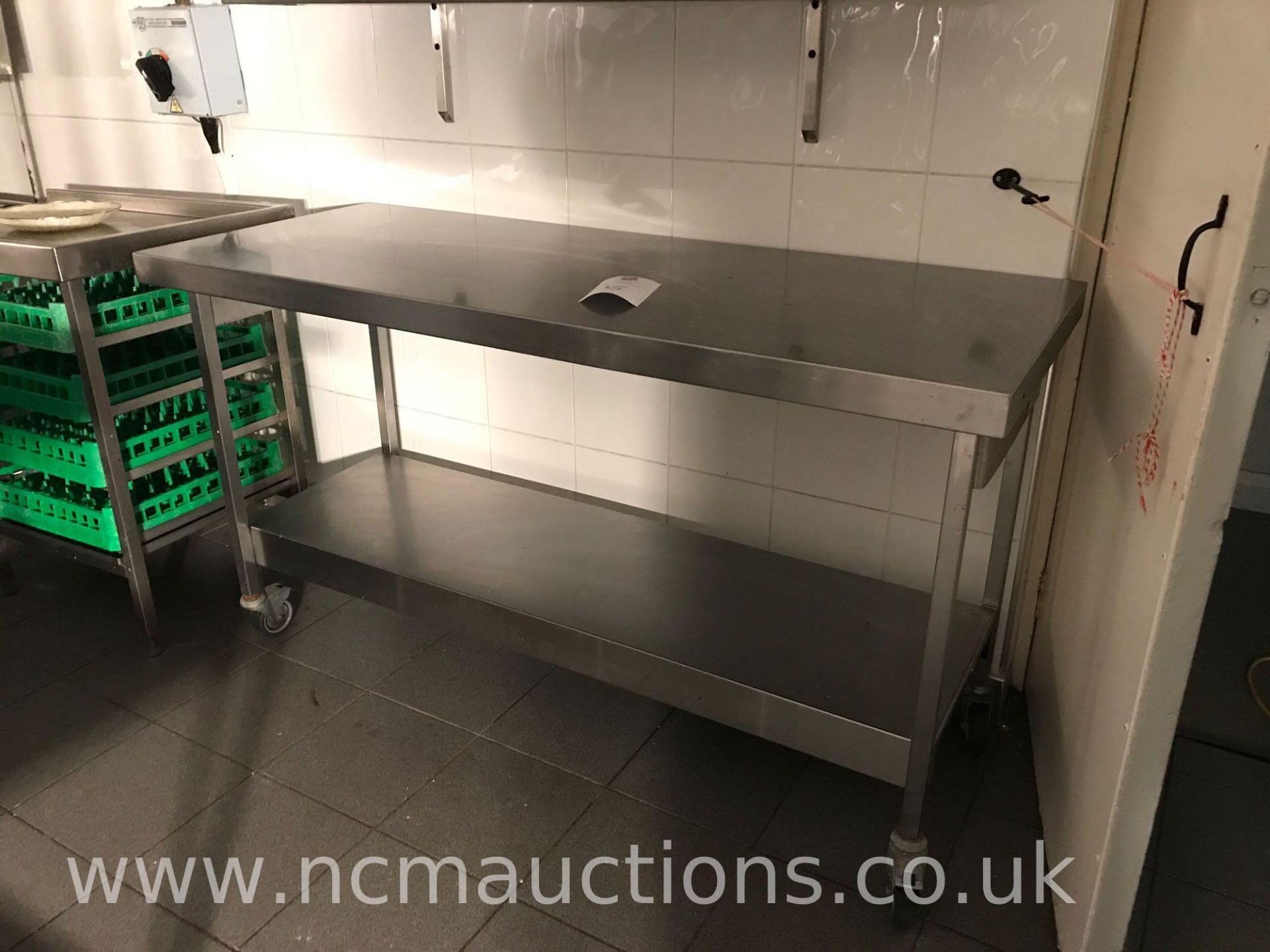 Stainless steel counter and 2x shelf - Image 2 of 4