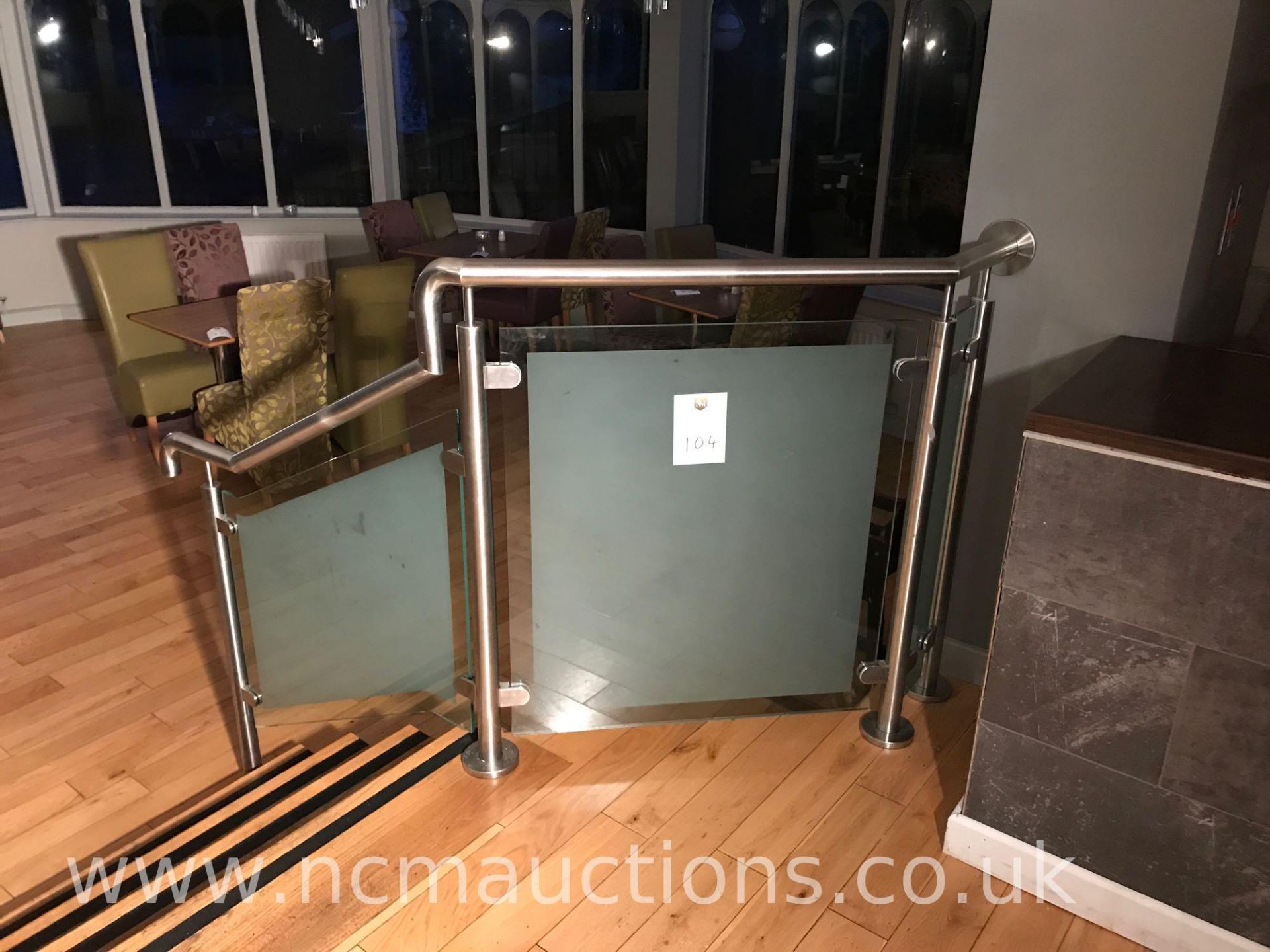 Glass railing - Image 2 of 5