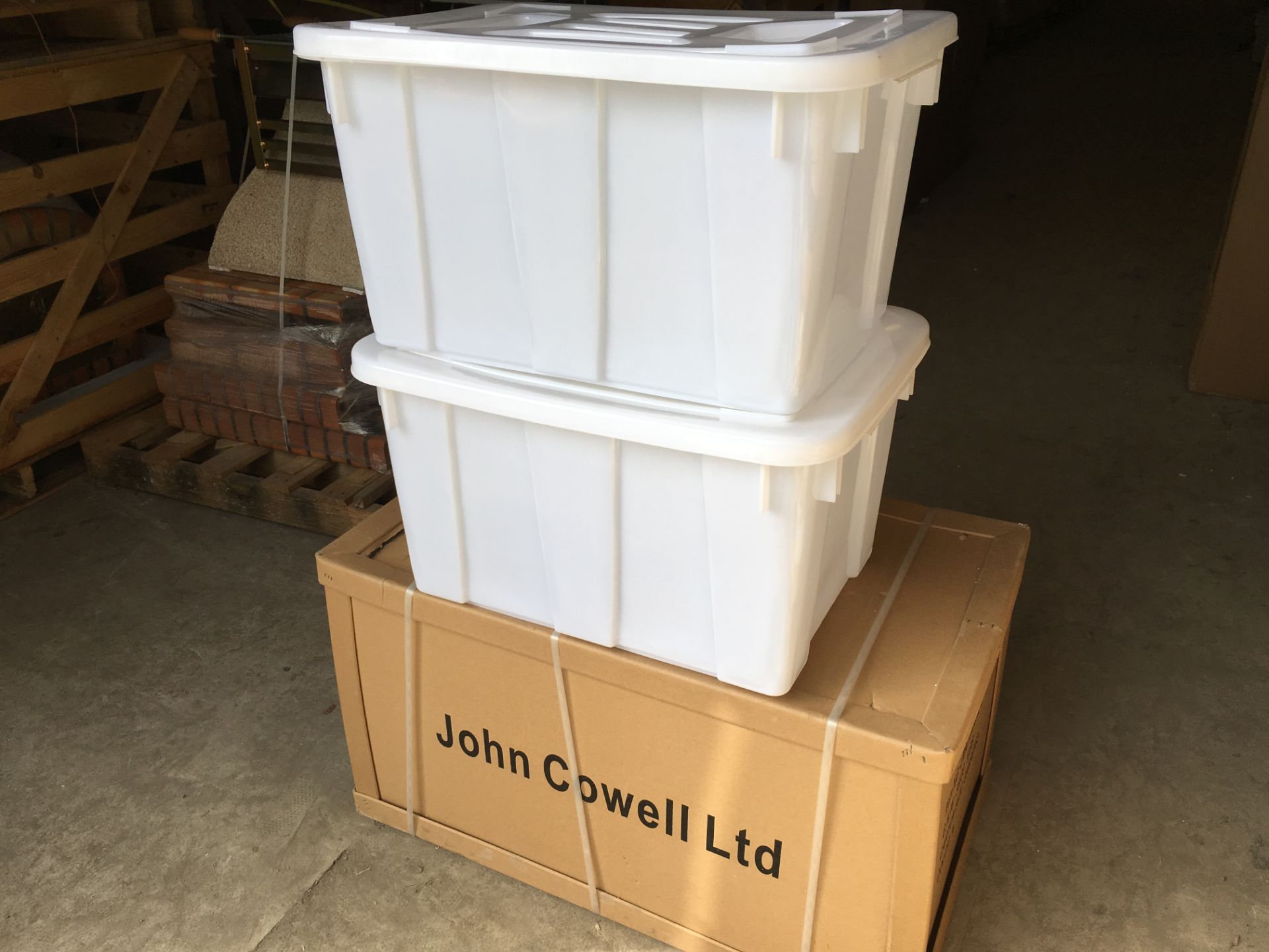 5 X BIG 125L NEW STORAGE BOXES WITH LIDS