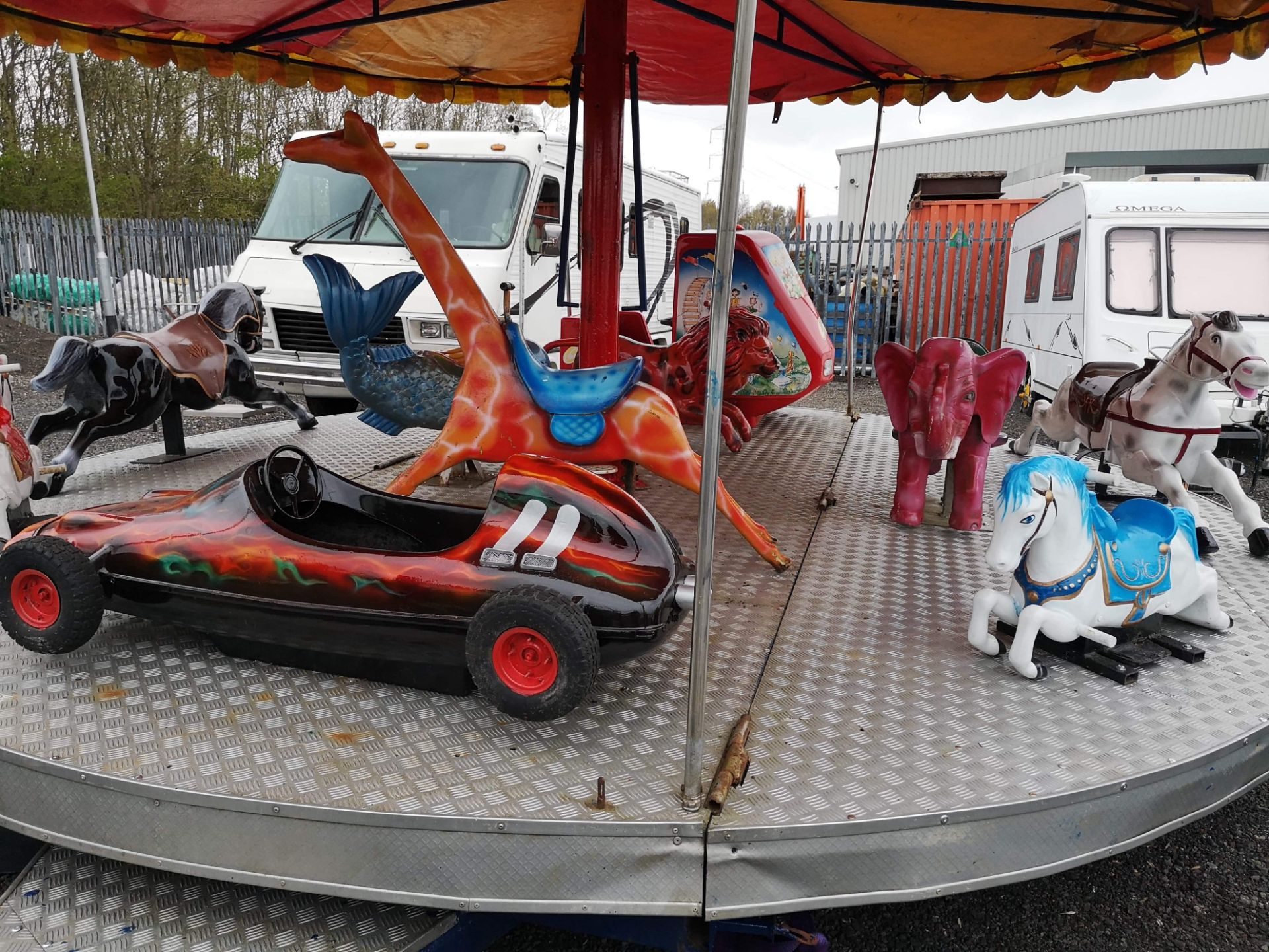 Fairground Merry Go Round Ride - Image 4 of 5