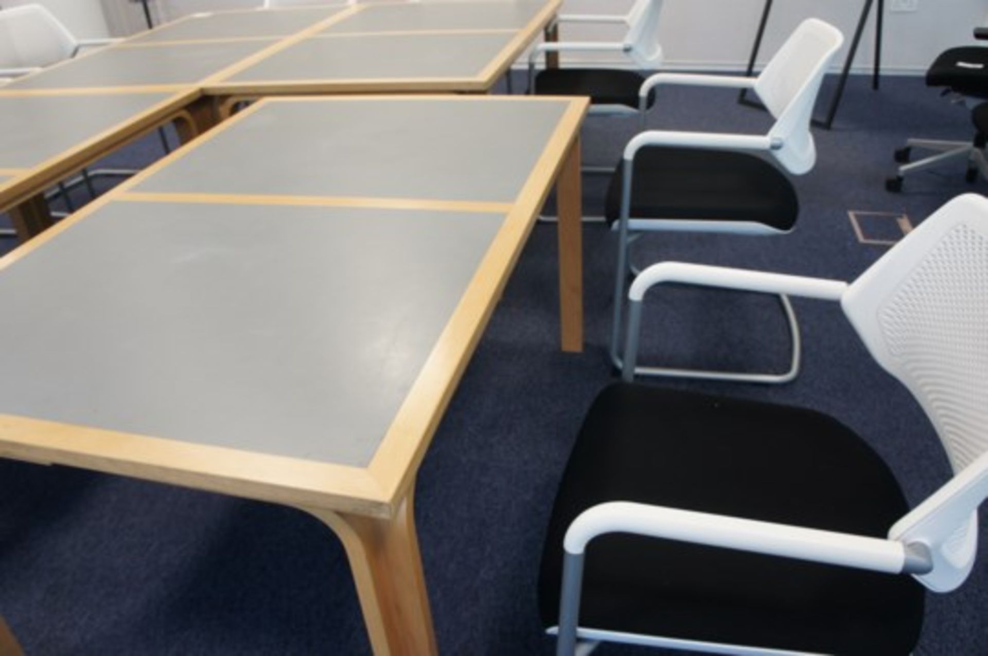 4 piece timber frame meeting table with 10 x Steelcase 57400 Sarrebourg chairs 280mm x 180mm - Image 3 of 5