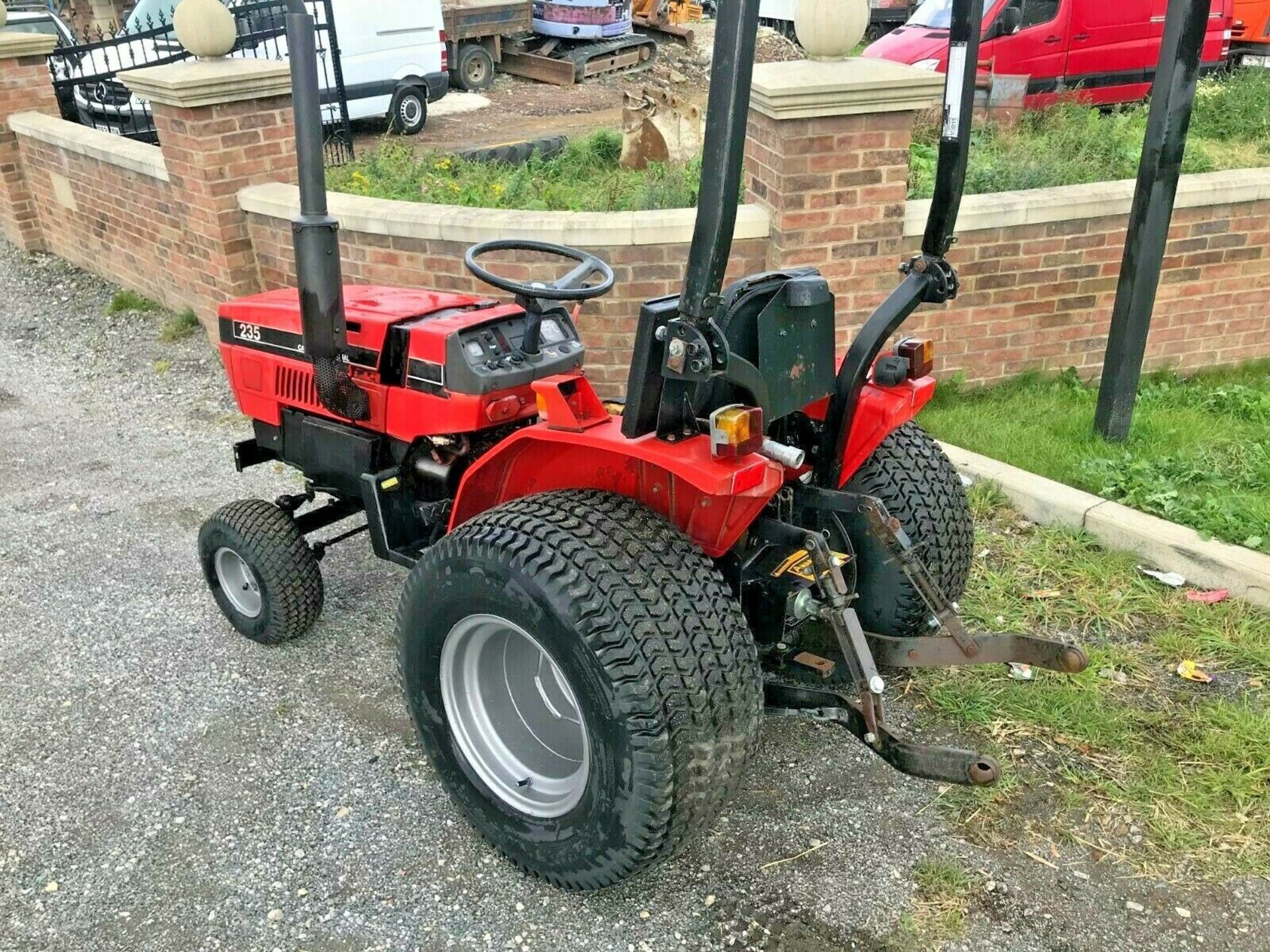 Case International 234 Compact Tractor - Image 3 of 10