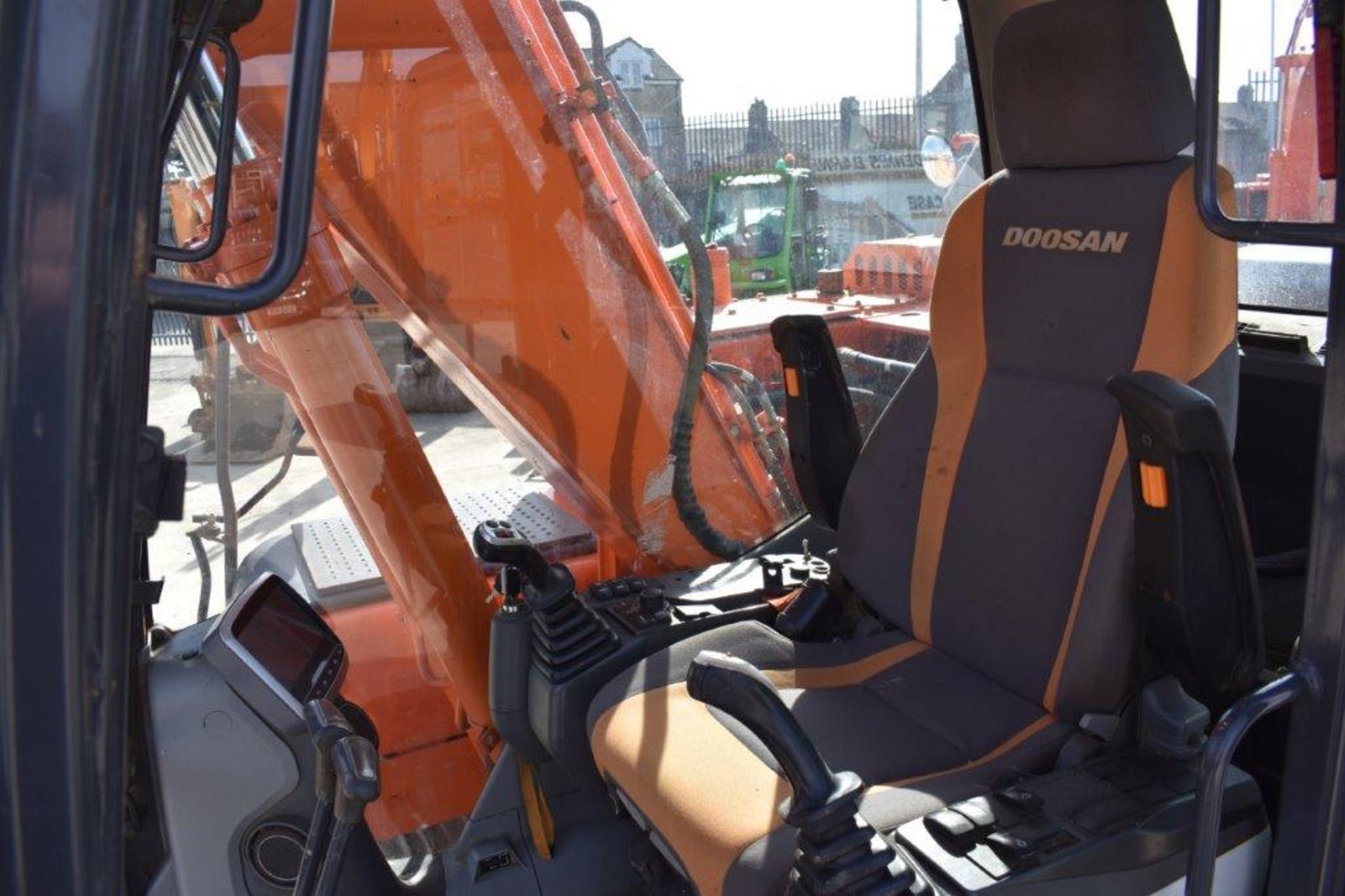 2013 Doosan DX140 - Image 3 of 12