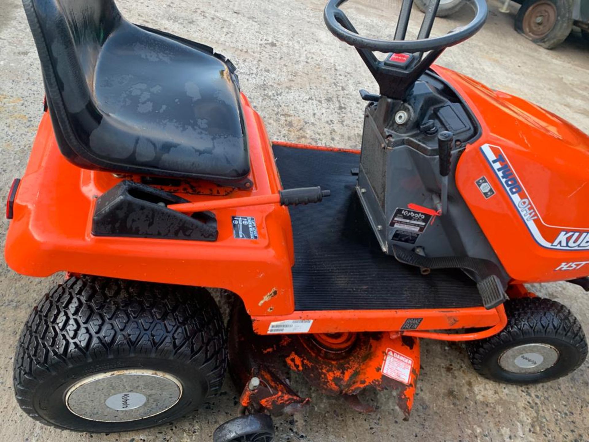 Kubota Petrol Ride On Mower NO VAT - Image 3 of 5