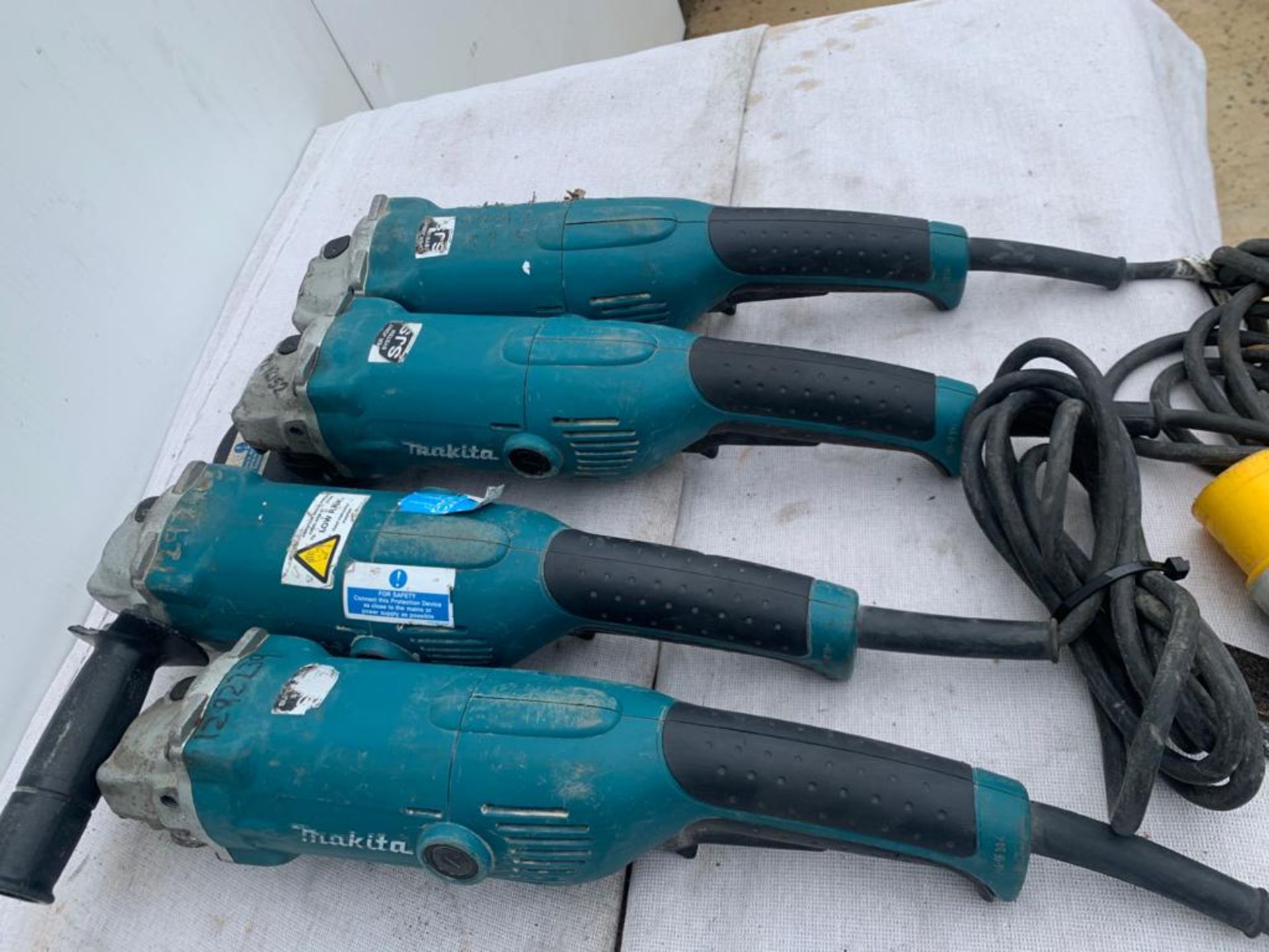 4 Makita Grinders 110v