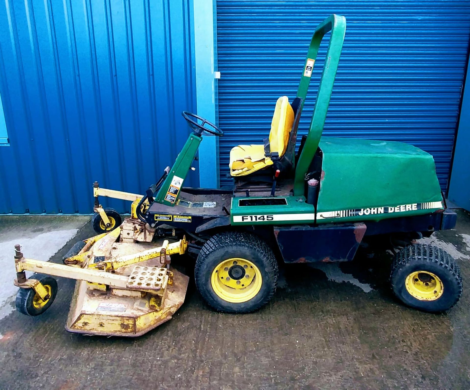 John Deere F1145 Mower