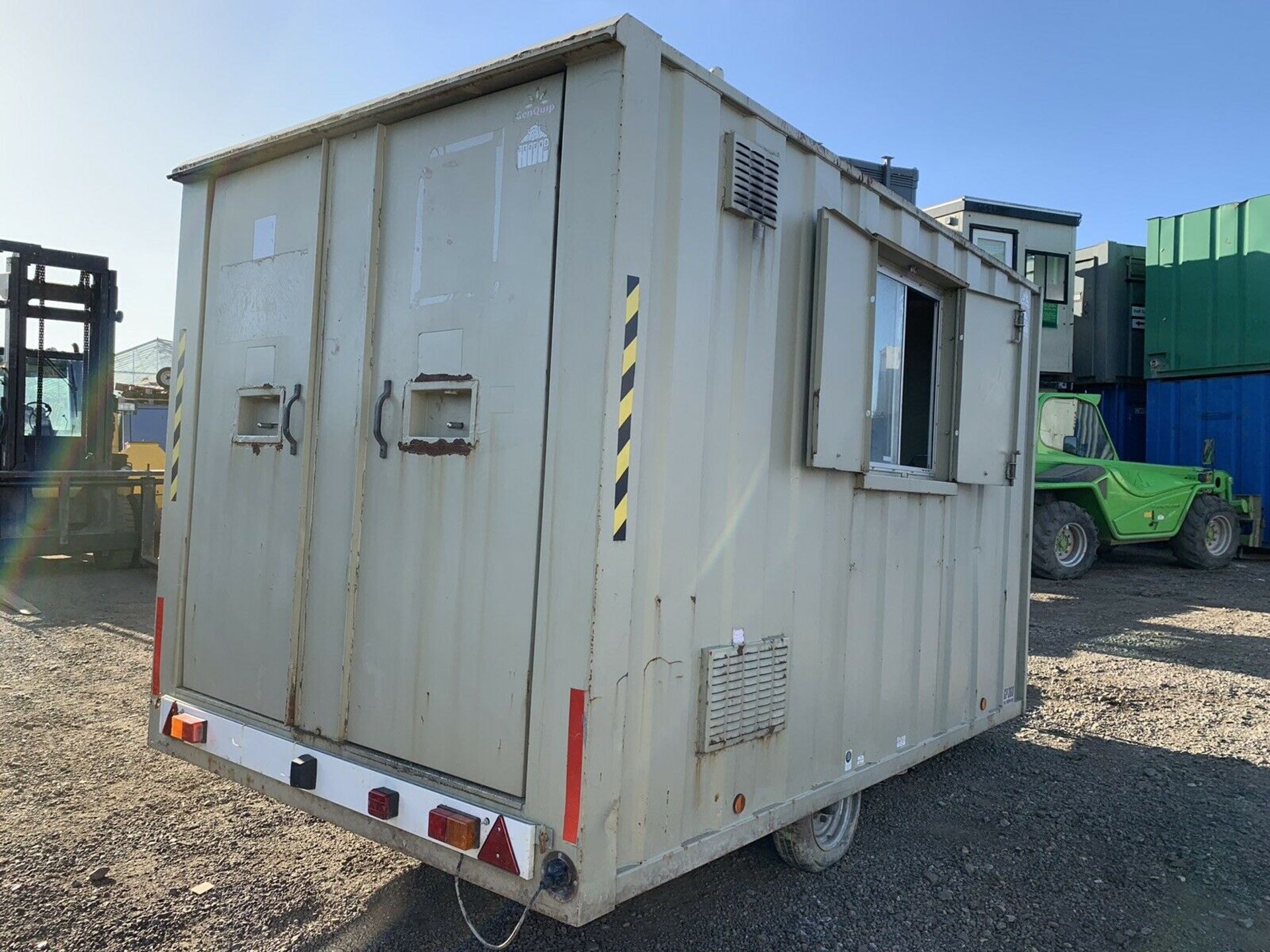 Groundhog GP360 Anti Vandal Steel Towable Welfare Unit Complete With Generator - Image 2 of 11