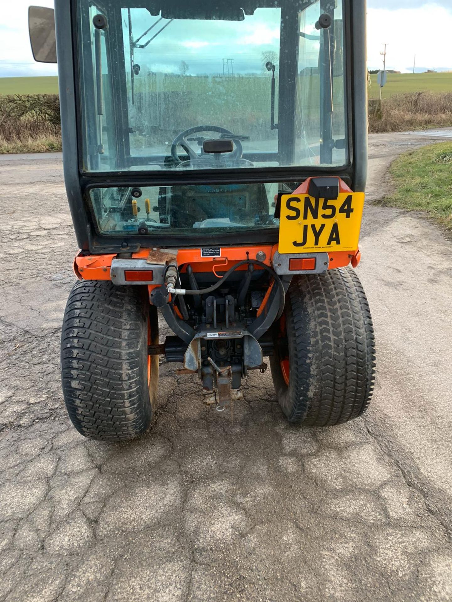 KUBOTA B1710 Mini Tractor 4x4 - Image 2 of 4