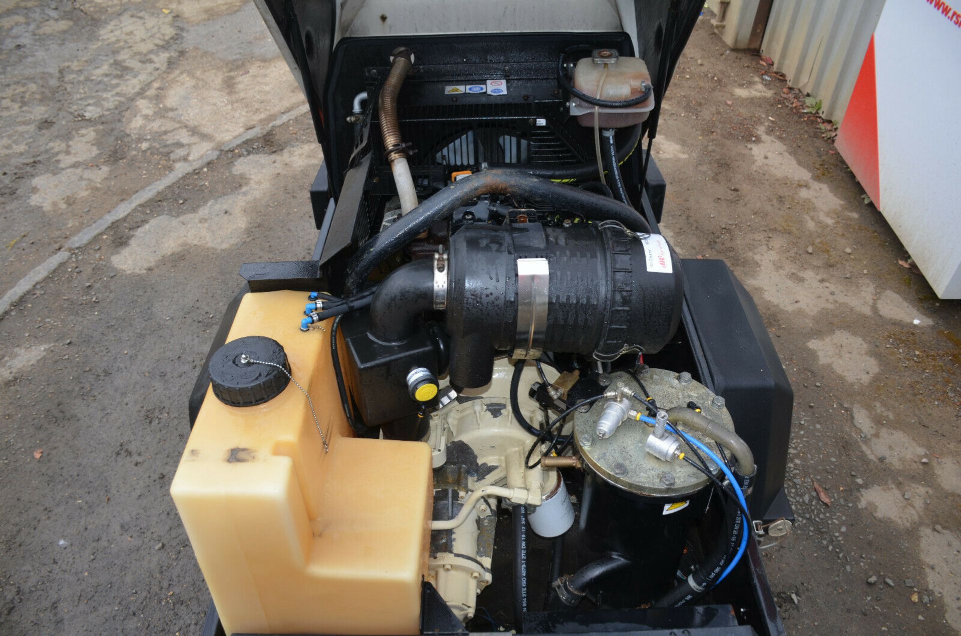 Doosan Road Towable Compressor - Image 5 of 11