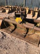 13/14 Tonne Excavator Buckets, Breaker, Tines, Augers Job Lot