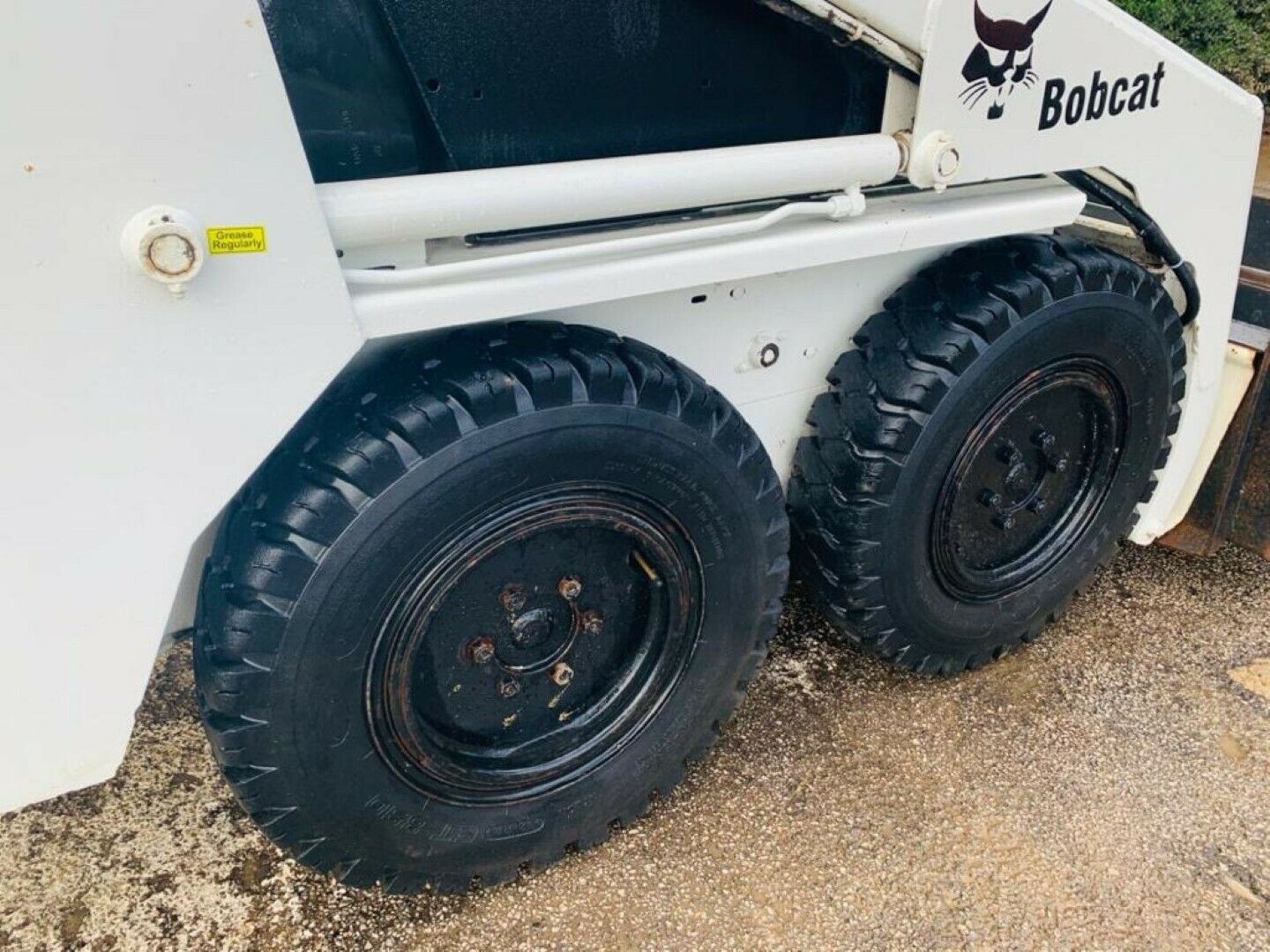 Bobcat 641 Skidsteer - Image 10 of 12