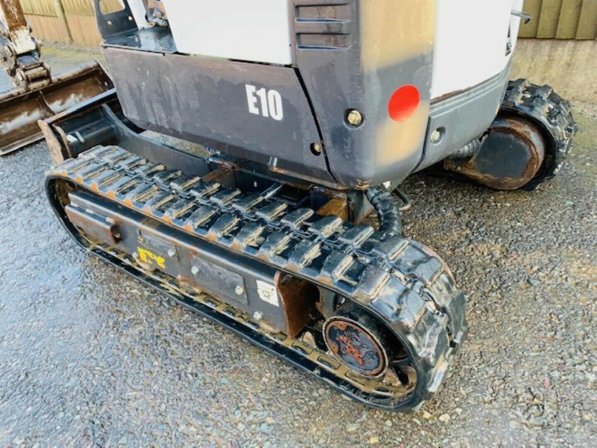 Bobcat E10 2016 - Image 9 of 12