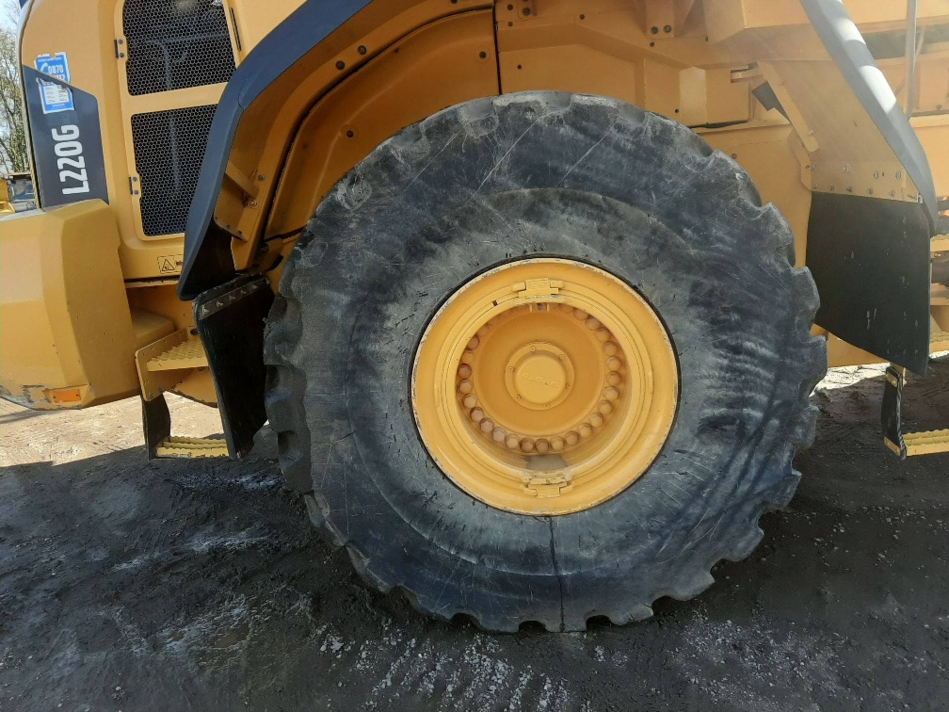 2013 Volvo L220G - Image 18 of 21